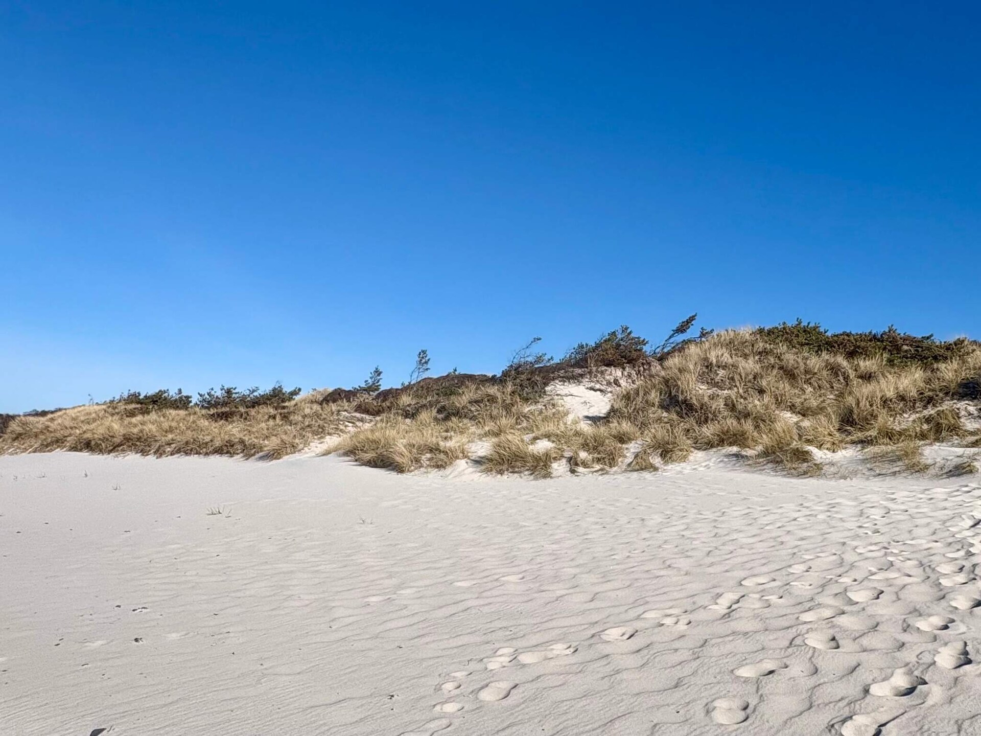 Vrijstaand vakantiehuis aan de golfbaan bij Aakirkeby, 250m van strand - foto 10