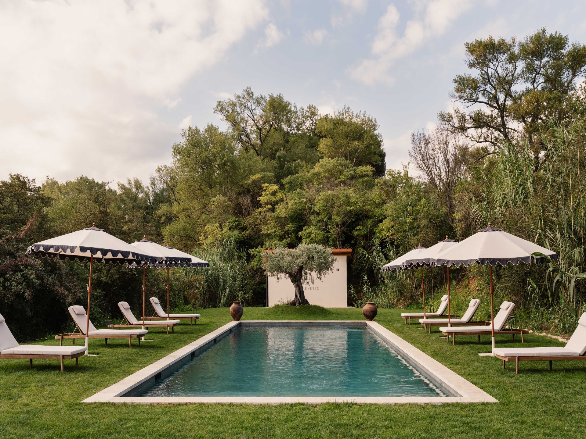 Authentieke Provençaalse Mas met 6 suites op 15 hectare privéterrein - foto 3