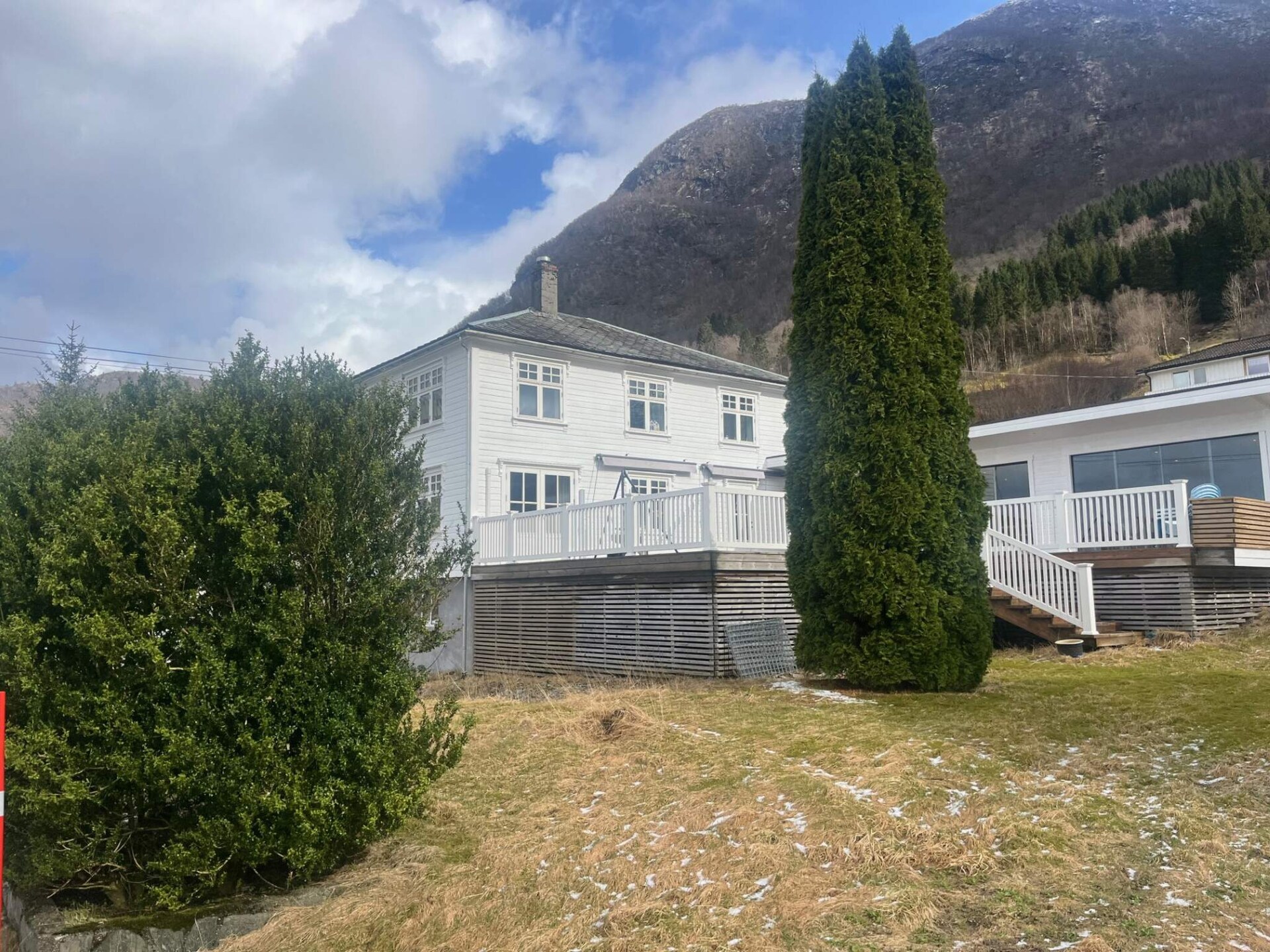Ruim vakantiehuis voor 12 personen met fjordzicht, jacuzzi en skilift op 100m - foto 2