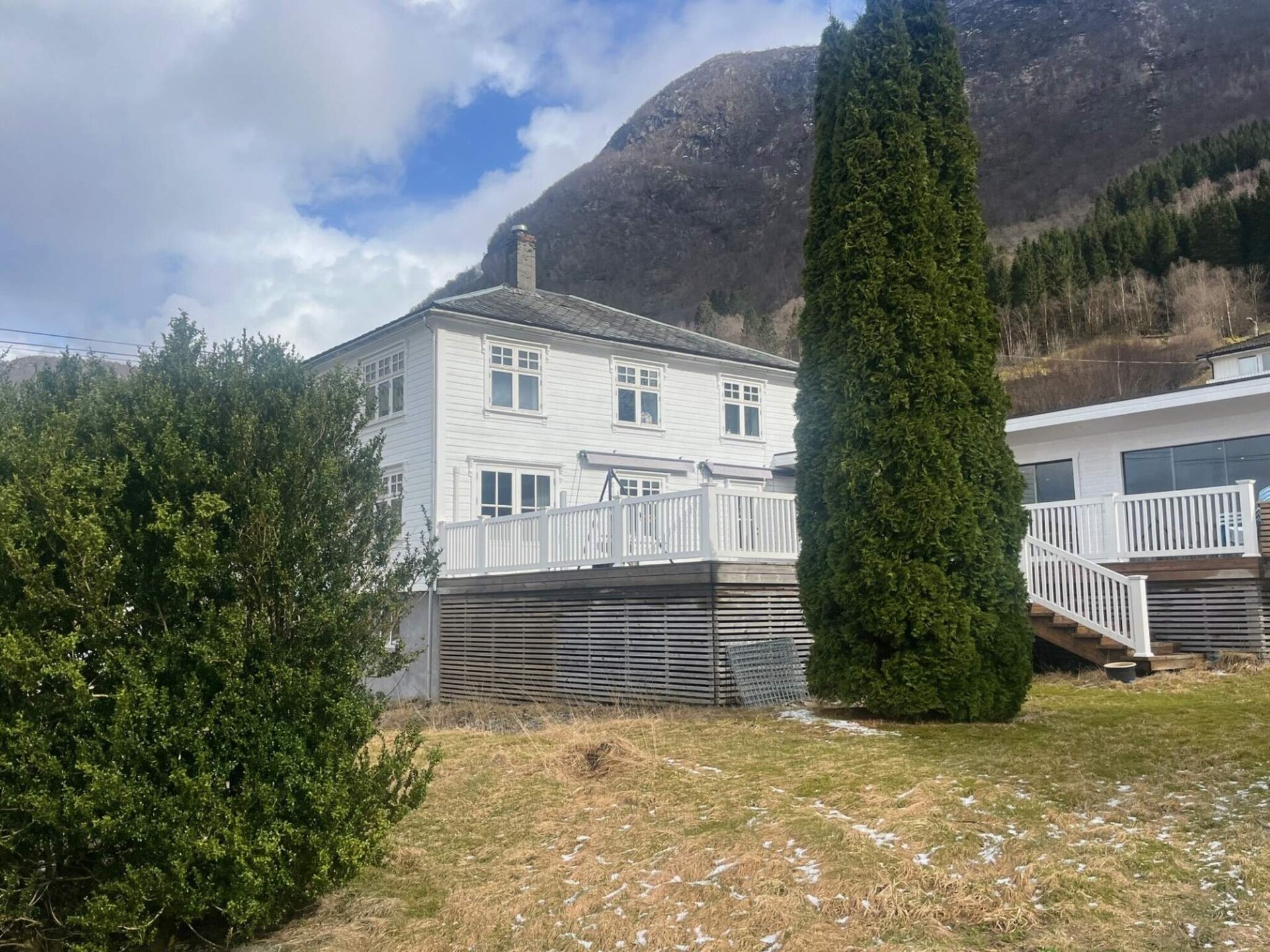 Ruim vakantiehuis voor 12 personen met fjordzicht, jacuzzi en skilift op 100m - foto 4