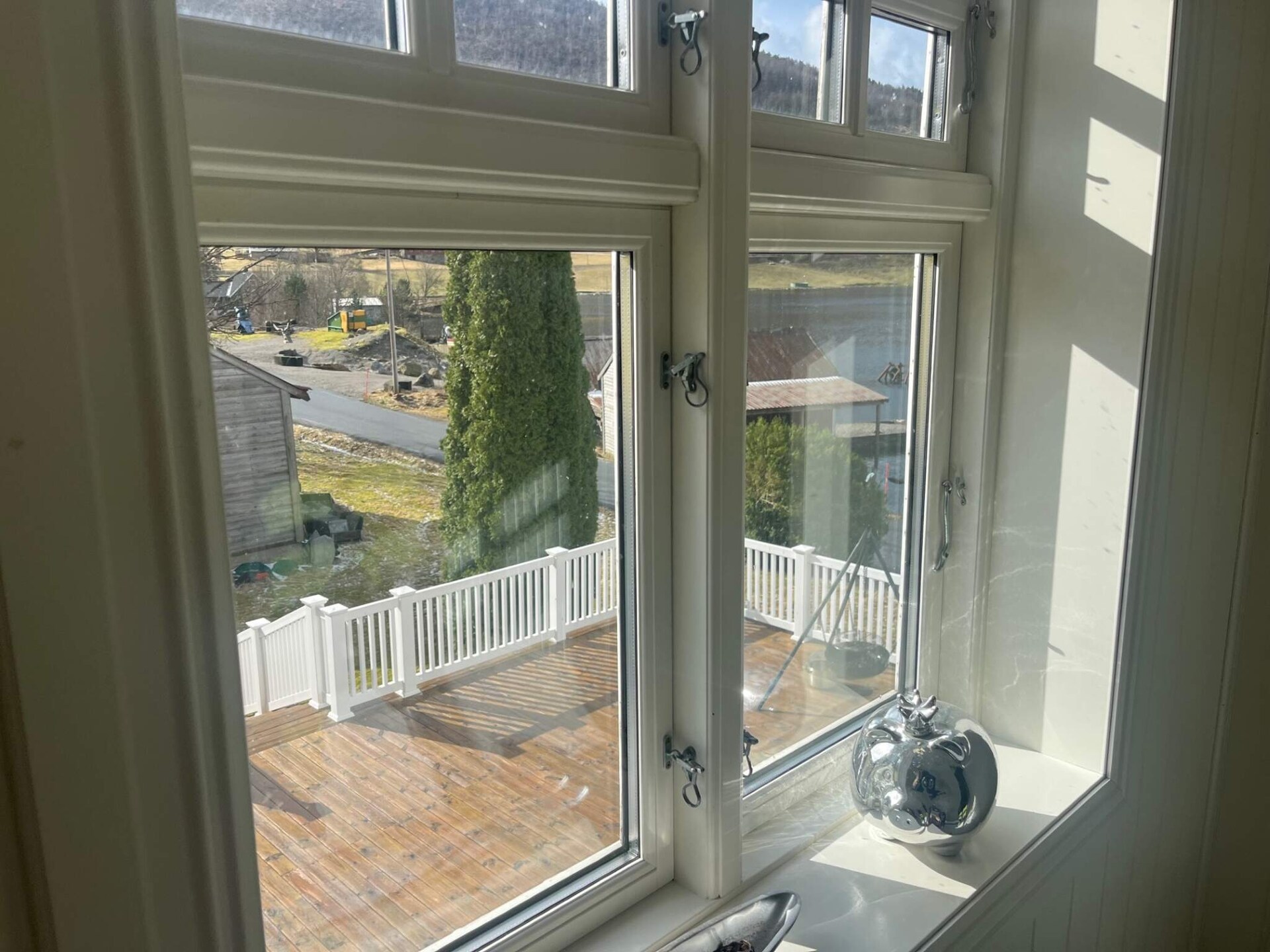 Ruim vakantiehuis voor 12 personen met fjordzicht, jacuzzi en skilift op 100m - foto 17