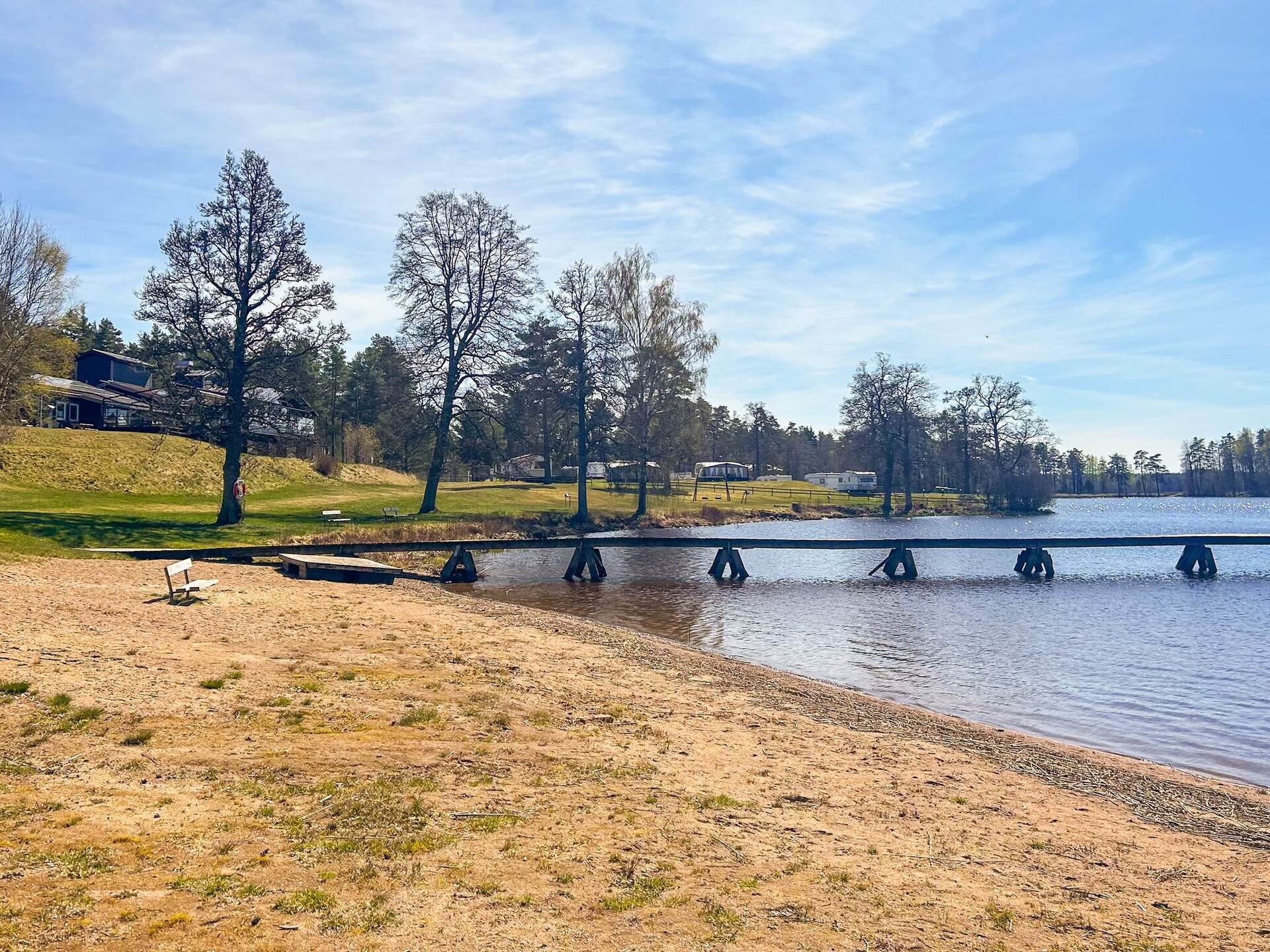 Sfeervol gastenverblijf aan vijver bij Bodafors, Småland - foto 11