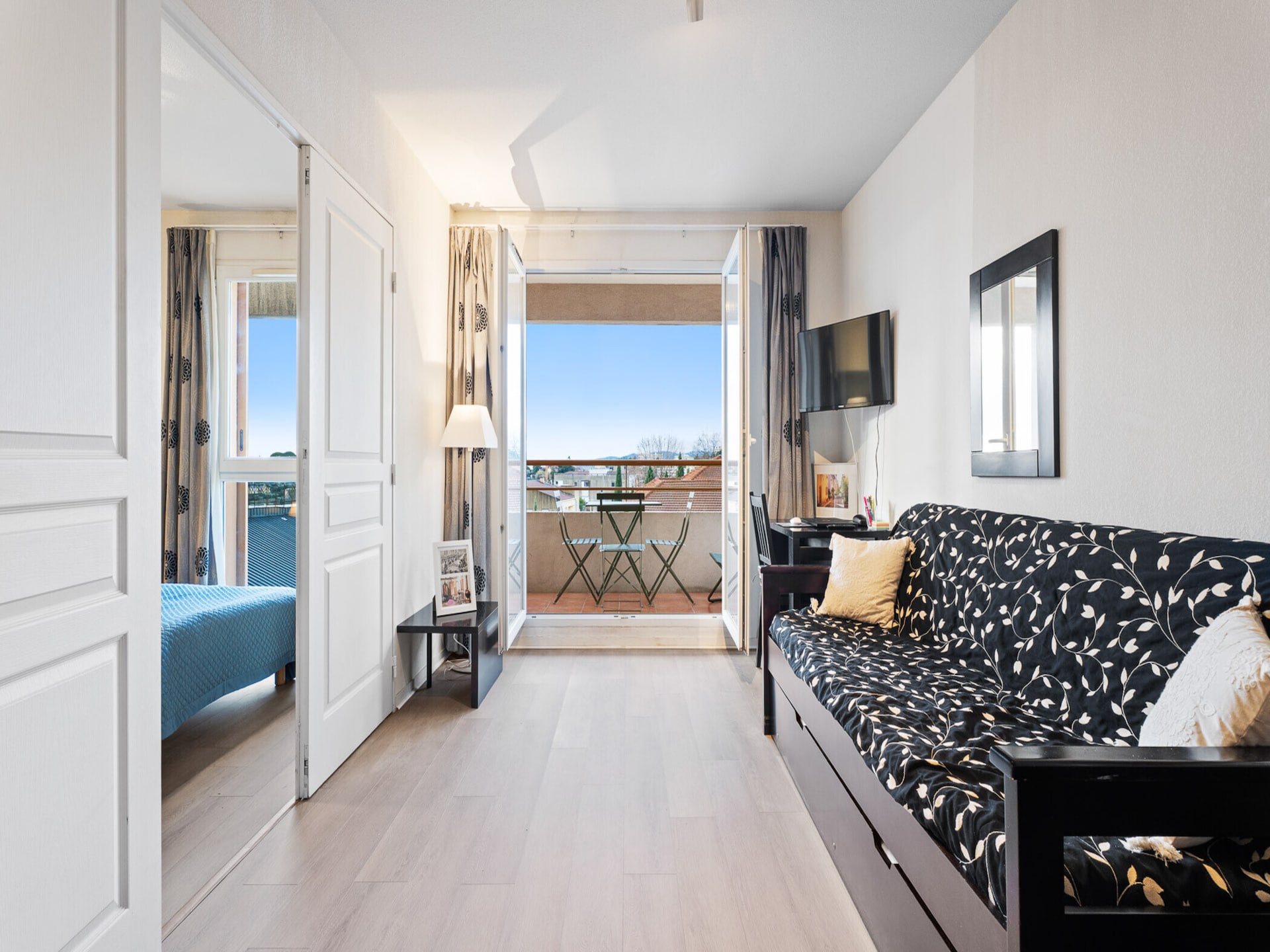 Zonnig appartement met balkon en zwembad, 200m van centrum Grasse - foto 6
