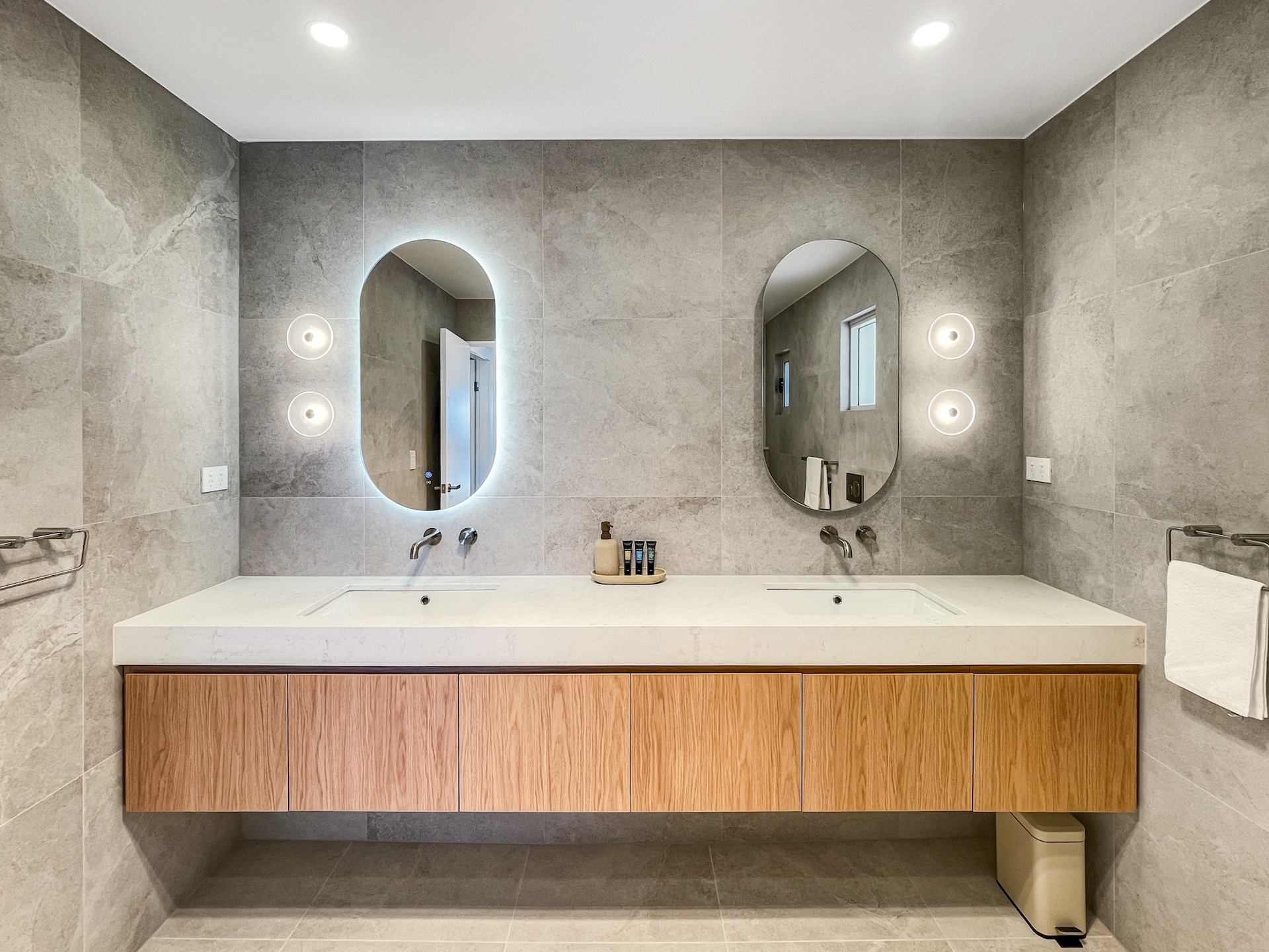 Ruim appartement met waterzicht in het hart van Batemans Bay - foto 15