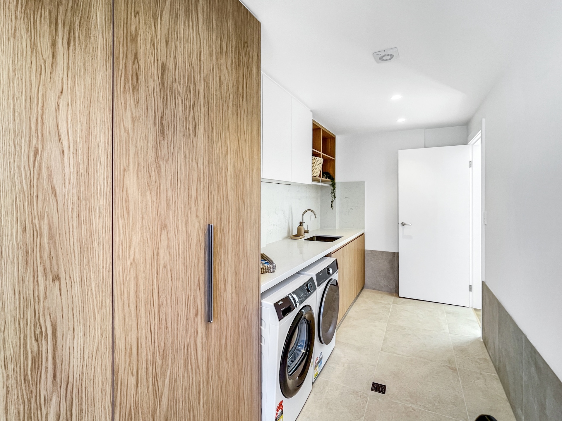 Ruim appartement met waterzicht in het hart van Batemans Bay - foto 20