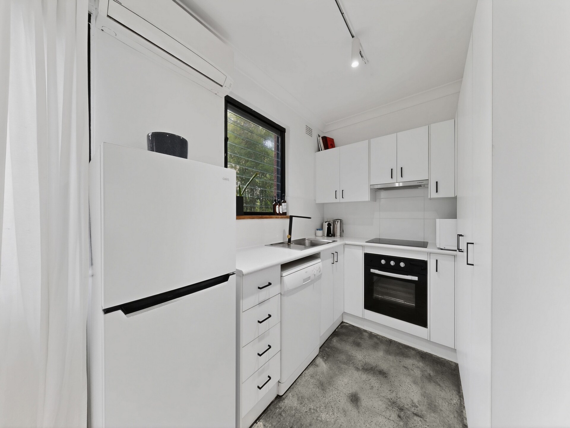Licht en modern appartement vlakbij het strand van Cronulla - foto 9
