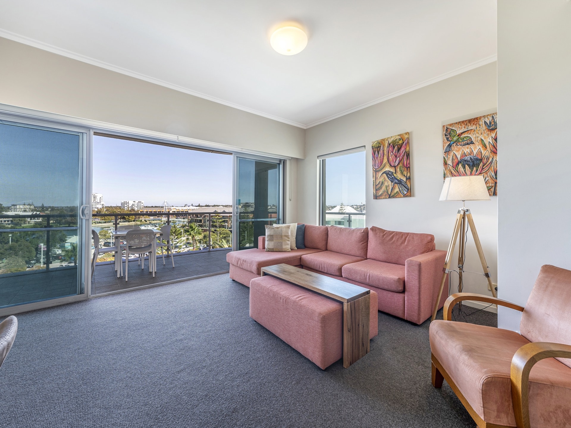 Modern appartement in Mandurah met uitzicht en bubbelbad - foto 8
