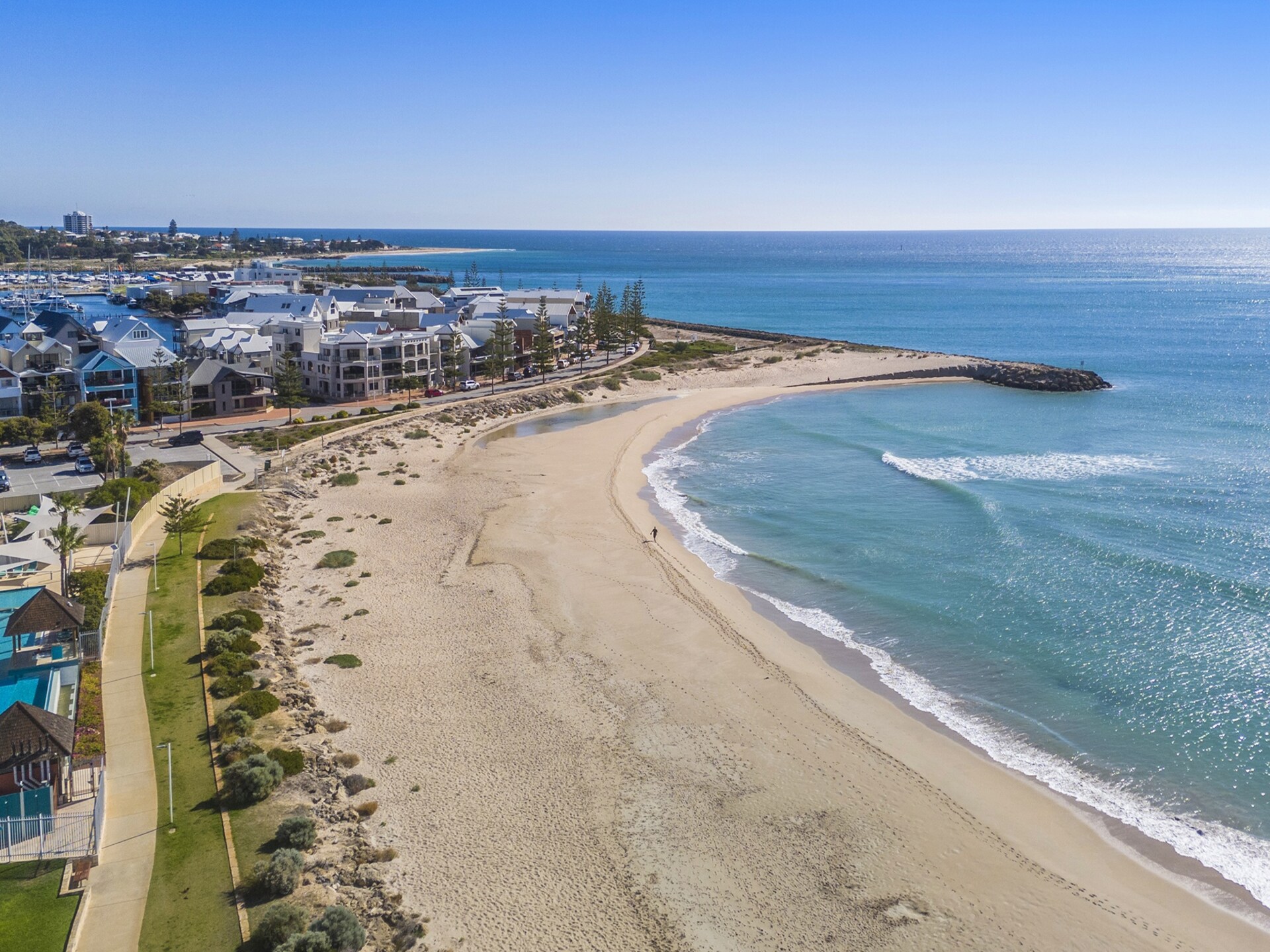 Modern appartement in Mandurah met uitzicht en bubbelbad - foto 19