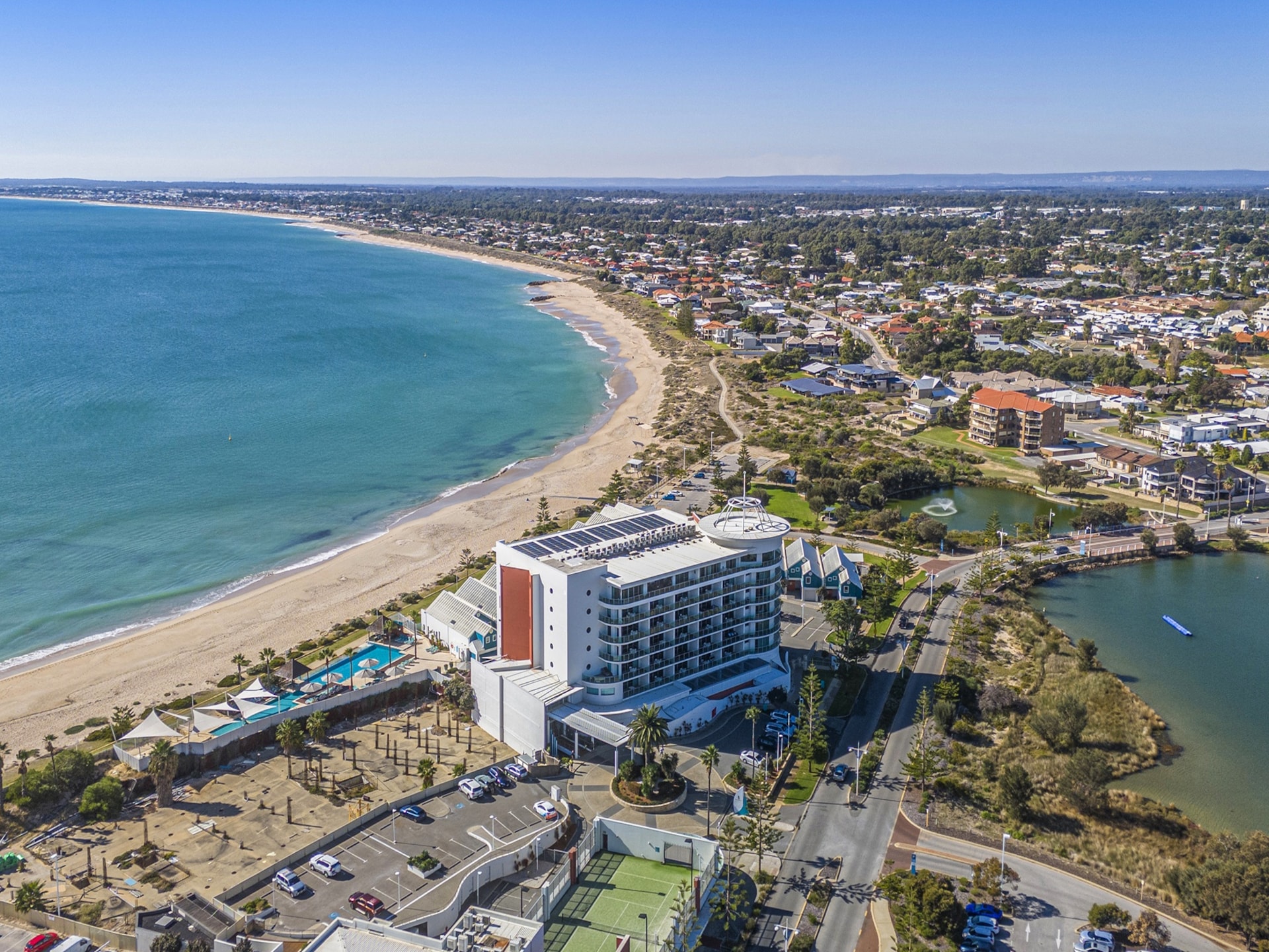 Modern appartement in Mandurah met uitzicht en bubbelbad - foto 22