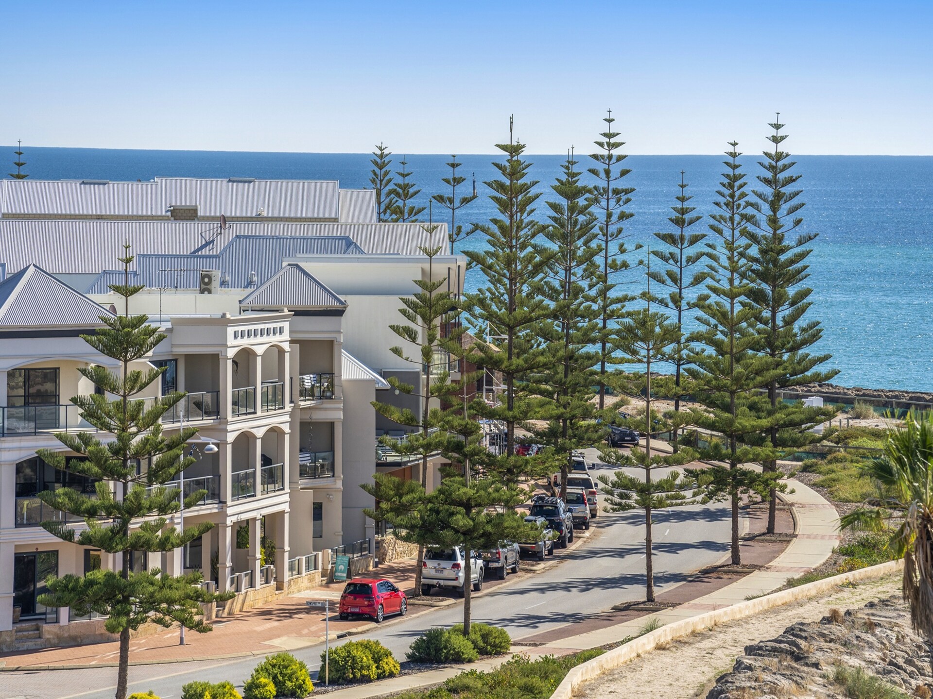 Modern appartement in Mandurah met uitzicht en bubbelbad - foto 26