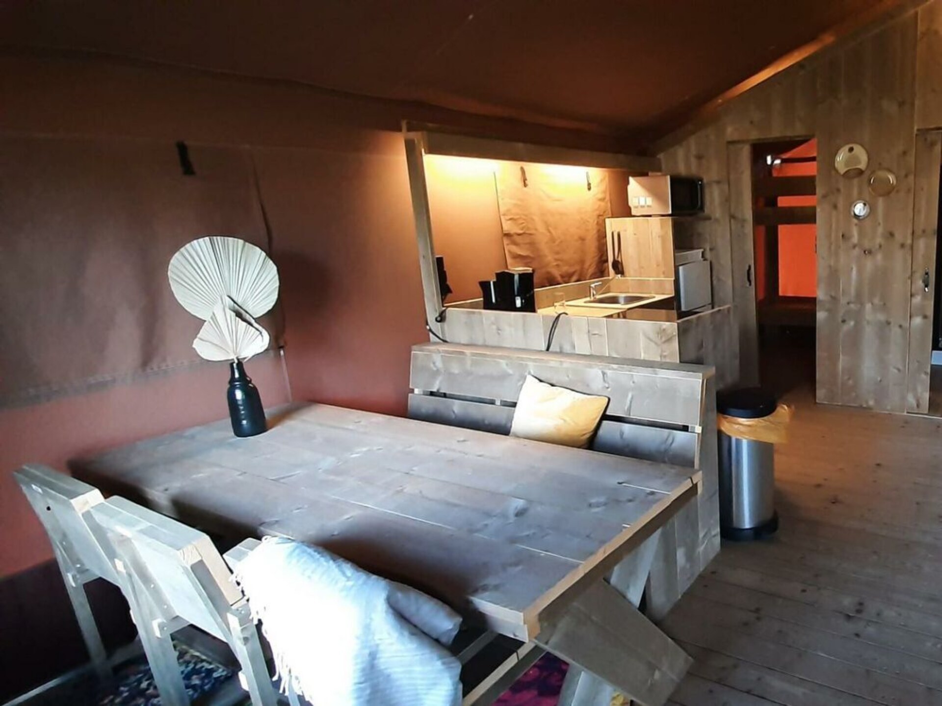 Ruime glamping lodge voor 6 personen in Noord-Scharwoude - foto 10