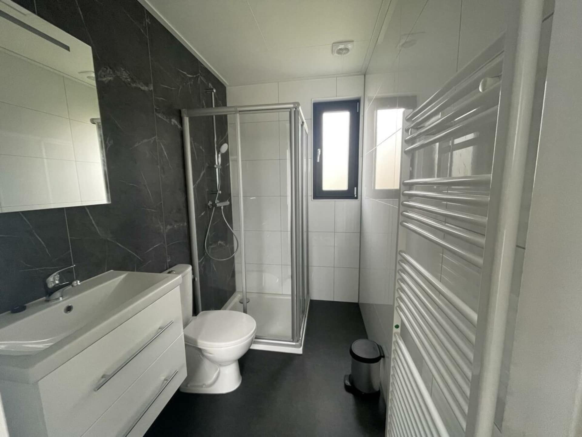Modern chalet aan het water in Mol met 2 slaapkamers - foto 7