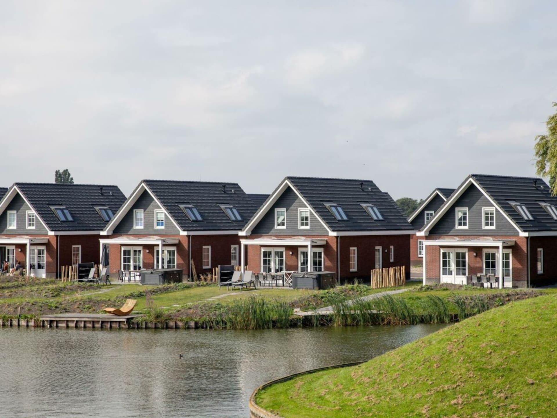 Duurzame waterwoning met jacuzzi en sauna in Medemblik voor 8 personen - foto 12