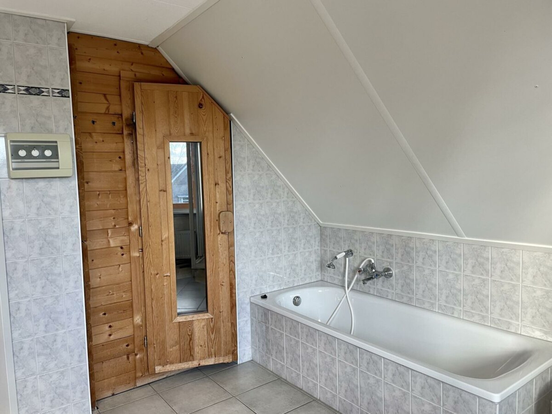 Waterwoning met sauna en eigen steiger in Medemblik – 6 personen - foto 12