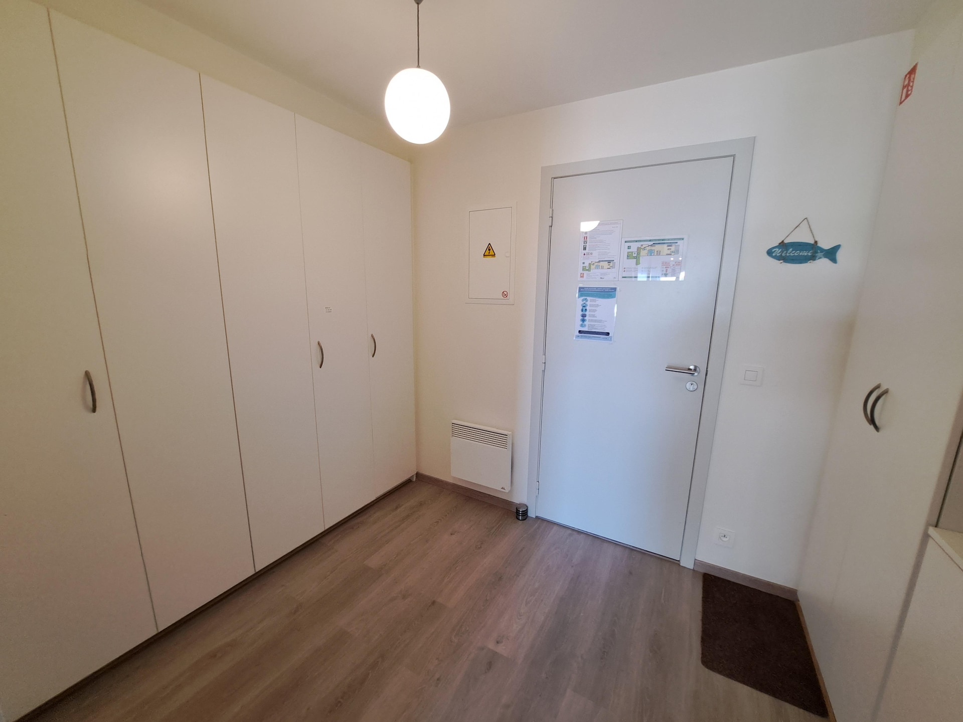 Lichte studio met zeezicht en terras in hartje Oostduinkerke - foto 7