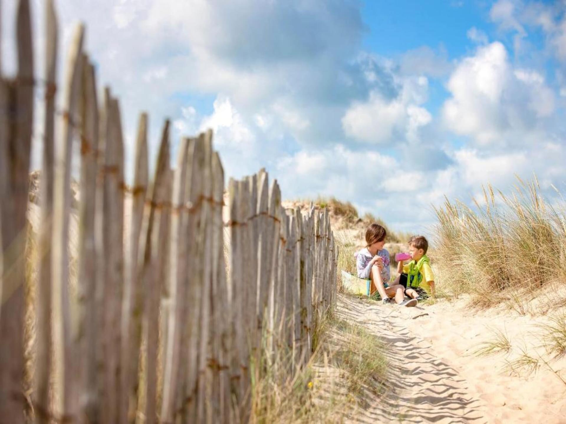 Lichte studio met zeezicht en terras in hartje Oostduinkerke - foto 10