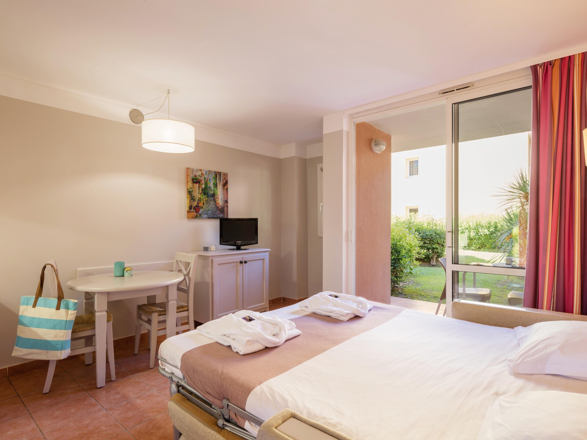Knus vakantiehuis met terras in Mandelieu bij de rivier de Siagne - foto 10