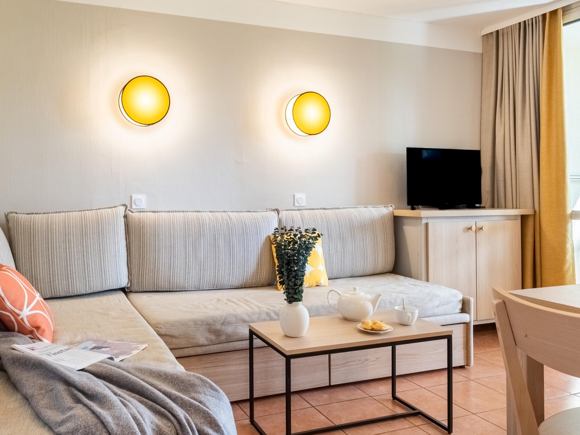 Gerenoveerd appartement met rivierzicht in Mandelieu - foto 3