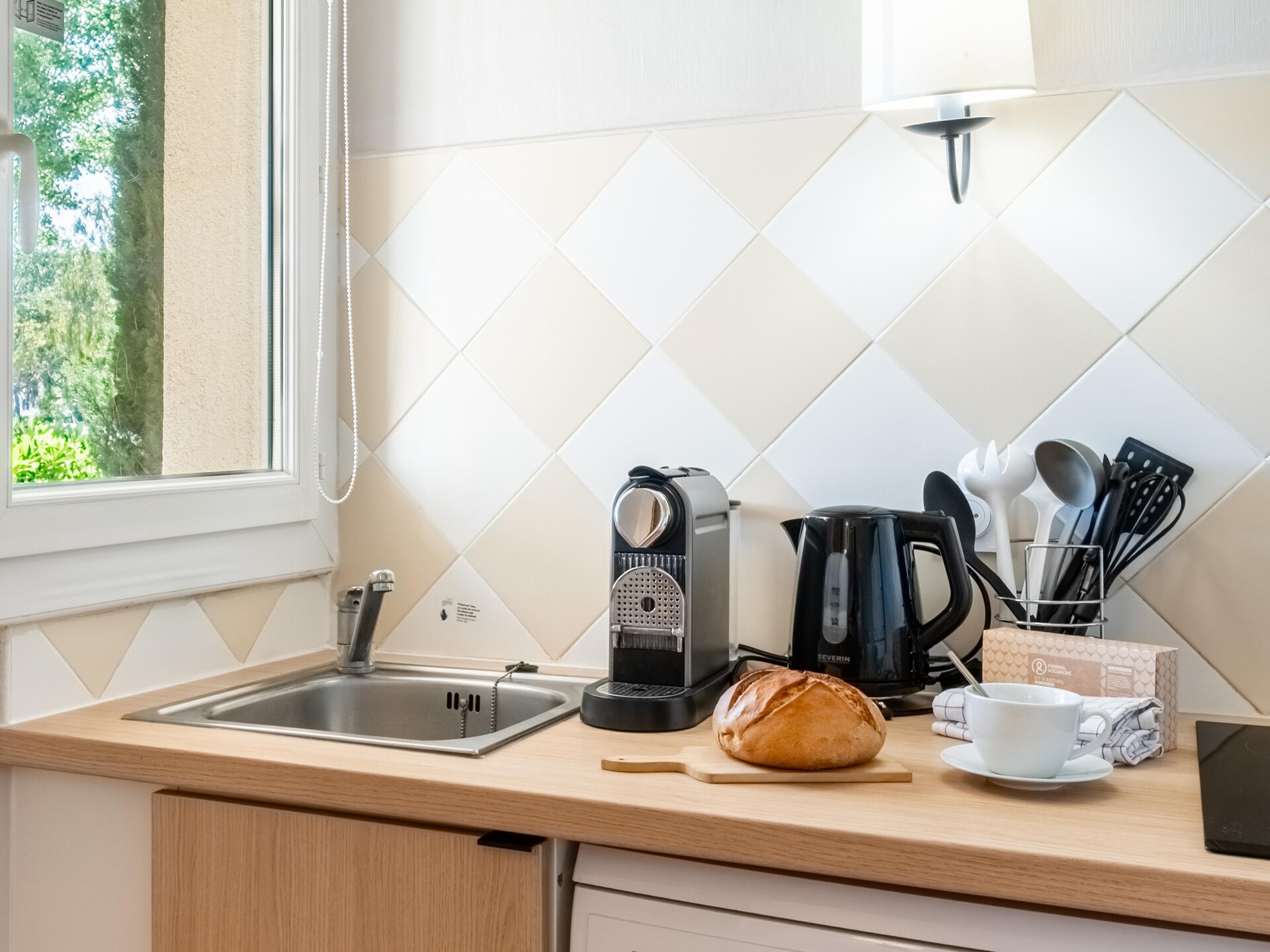 Gerenoveerd appartement met rivierzicht in Mandelieu - foto 6