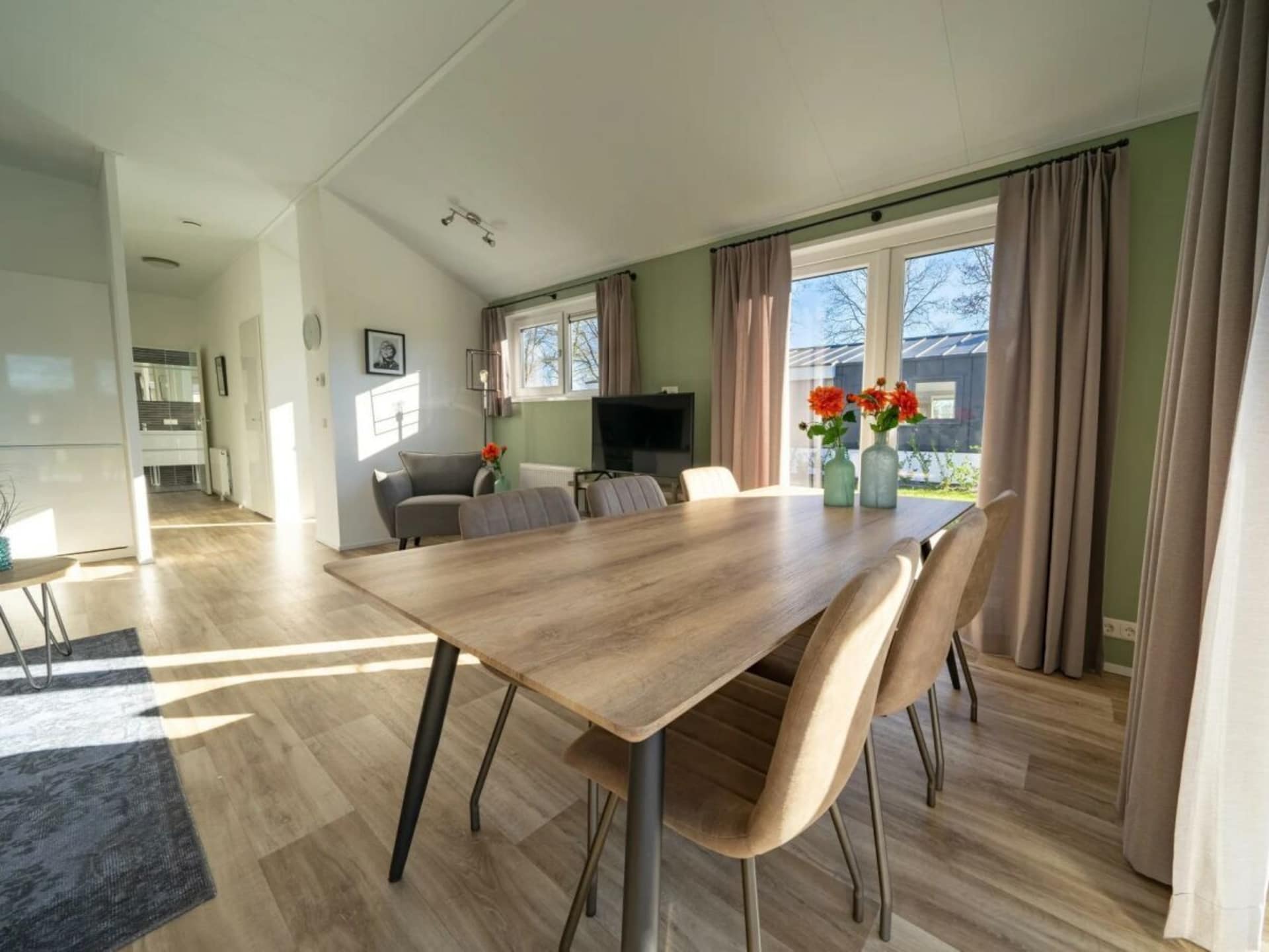 781808 - foto 2