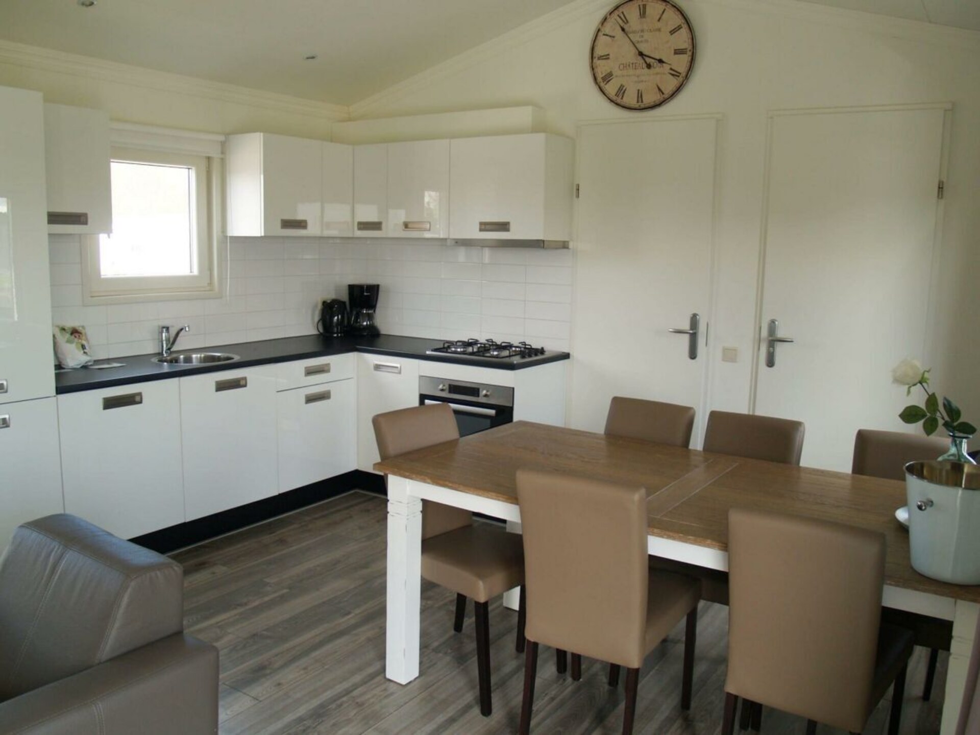 Gelijkvloers chalet voor 6 aan de rand van Dordrecht met terras - foto 5