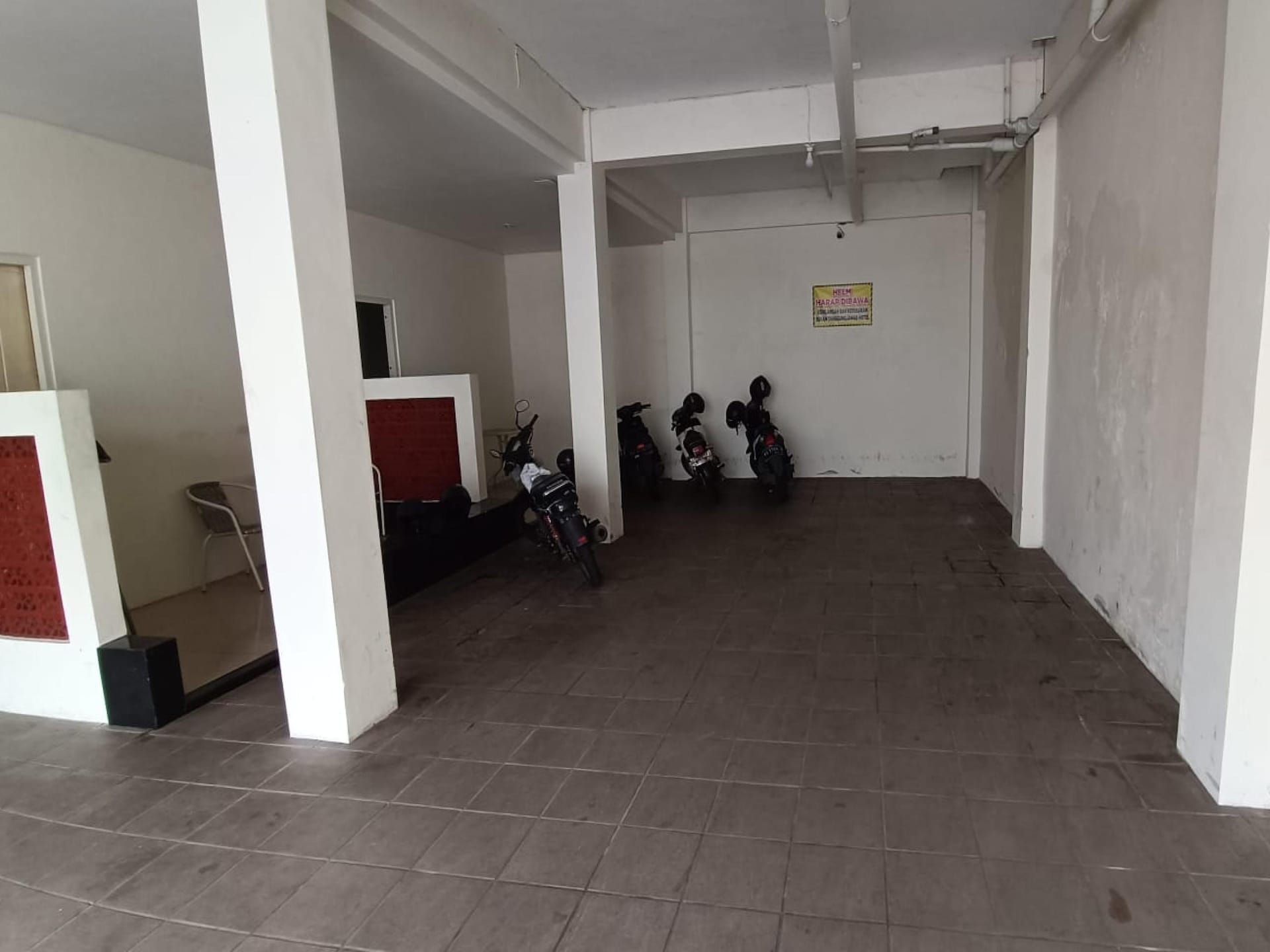 Indria Pasar Gede Deluxe: Sfeervol verblijf in hartje Solo - foto 15