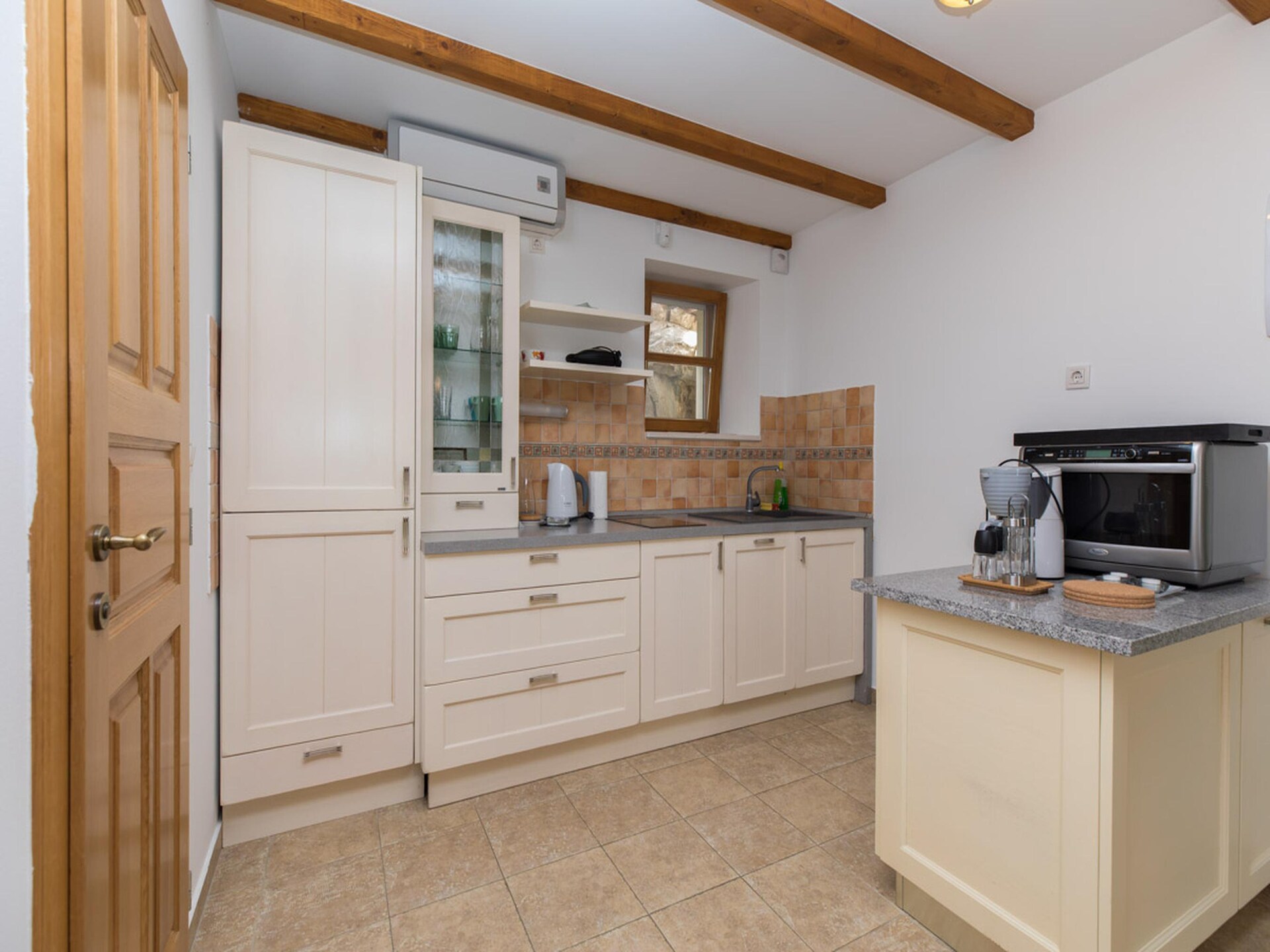 Villa Frzelin: Twee villa's, twee privézwembaden en zeezicht bij Omiš - foto 8