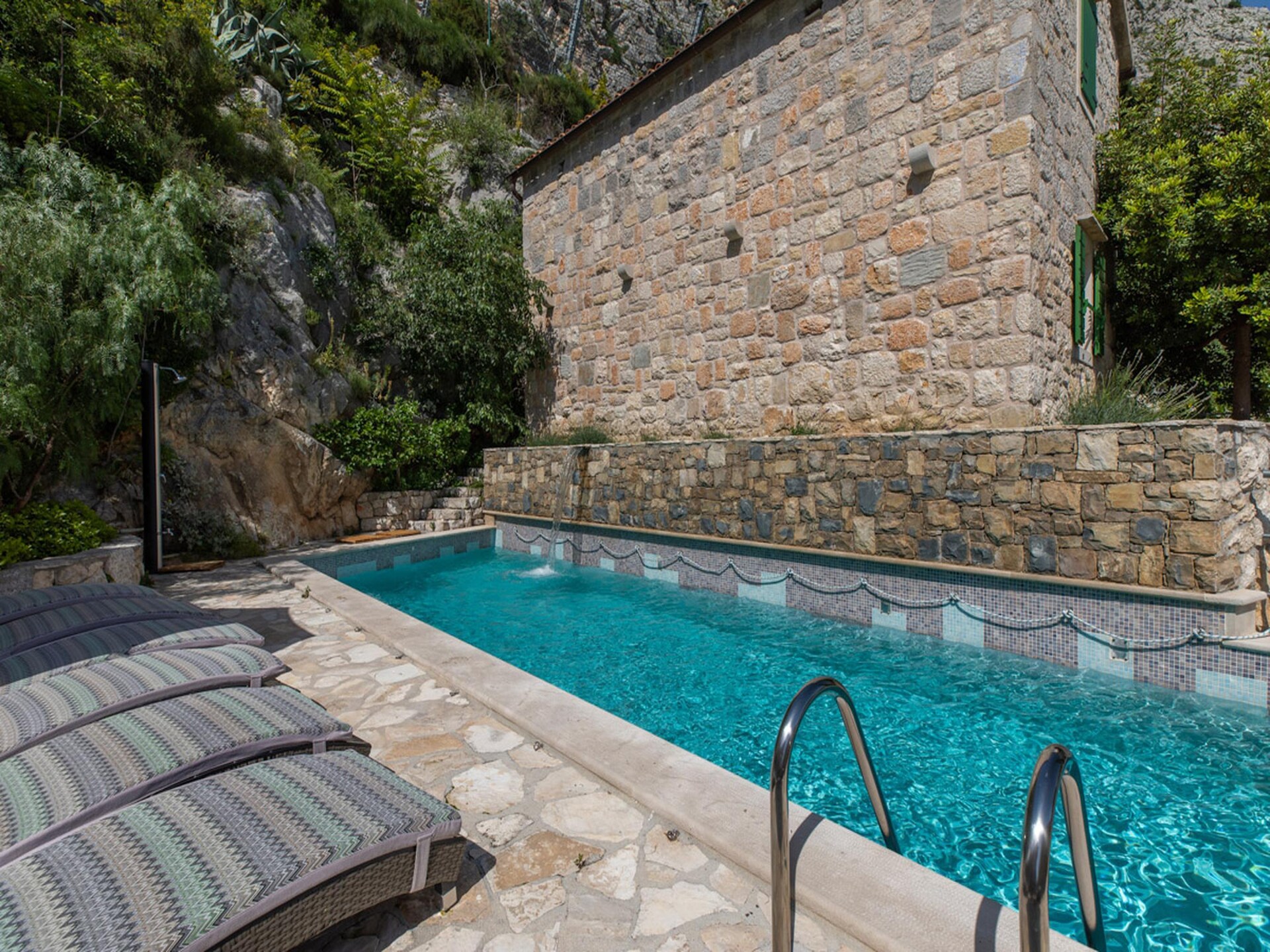 Villa Frzelin: Twee villa's, twee privézwembaden en zeezicht bij Omiš - foto 38