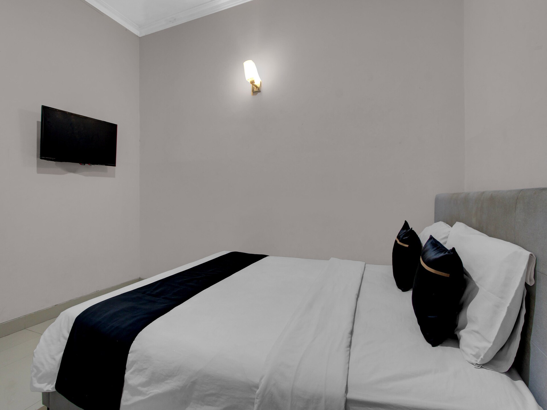 Artha Ambarukmo Cozy Double: Comfortabel vakantiehuis in Yogyakarta - foto 11