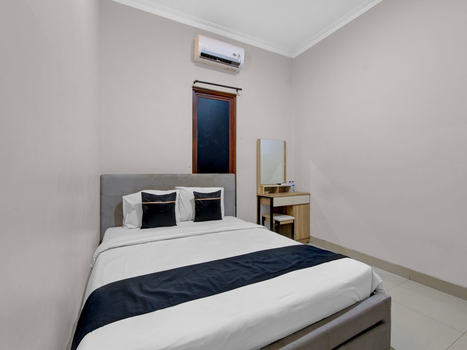 Artha Ambarukmo Cozy Double: Comfortabel vakantiehuis in Yogyakarta - foto 13