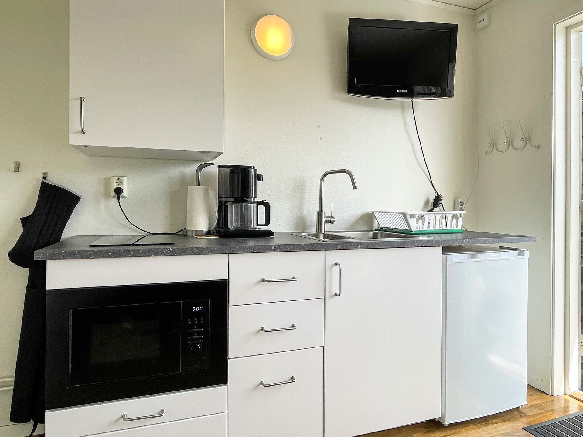 Vakantiehuis direct aan het witte zandstrand van Köpingsvik - foto 17