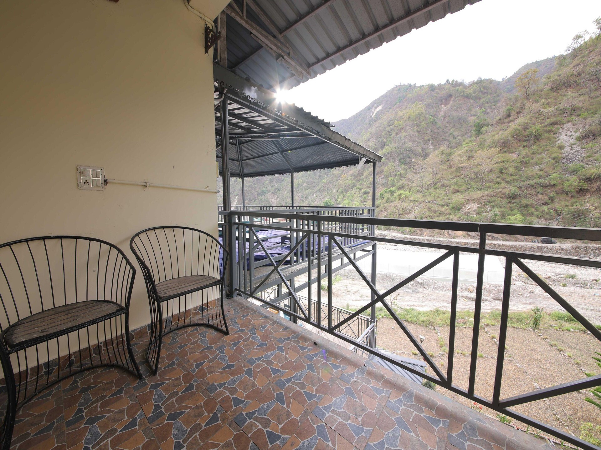 Knus vrijstaand verblijf voor 2 in Dehradun met airco en WiFi - foto 32