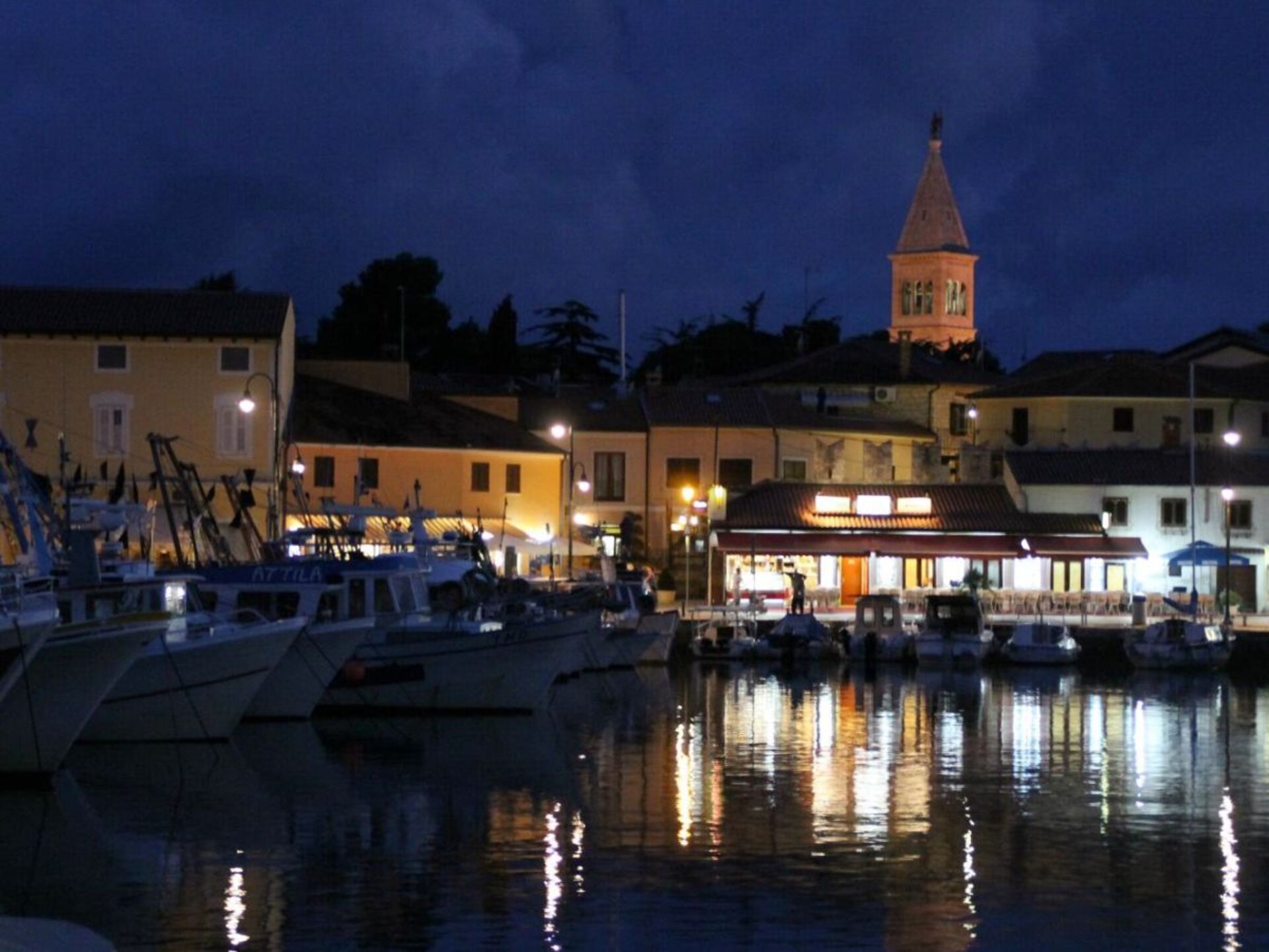 4-persoons vakantiehuis in Novigrad met terras onder kiwiboom - foto 32