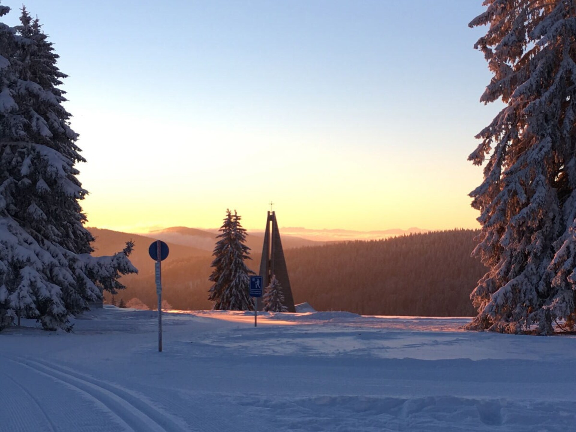 Licht vakantiehuis met zuidterras en panoramisch uitzicht op Hinterzarten - foto 15