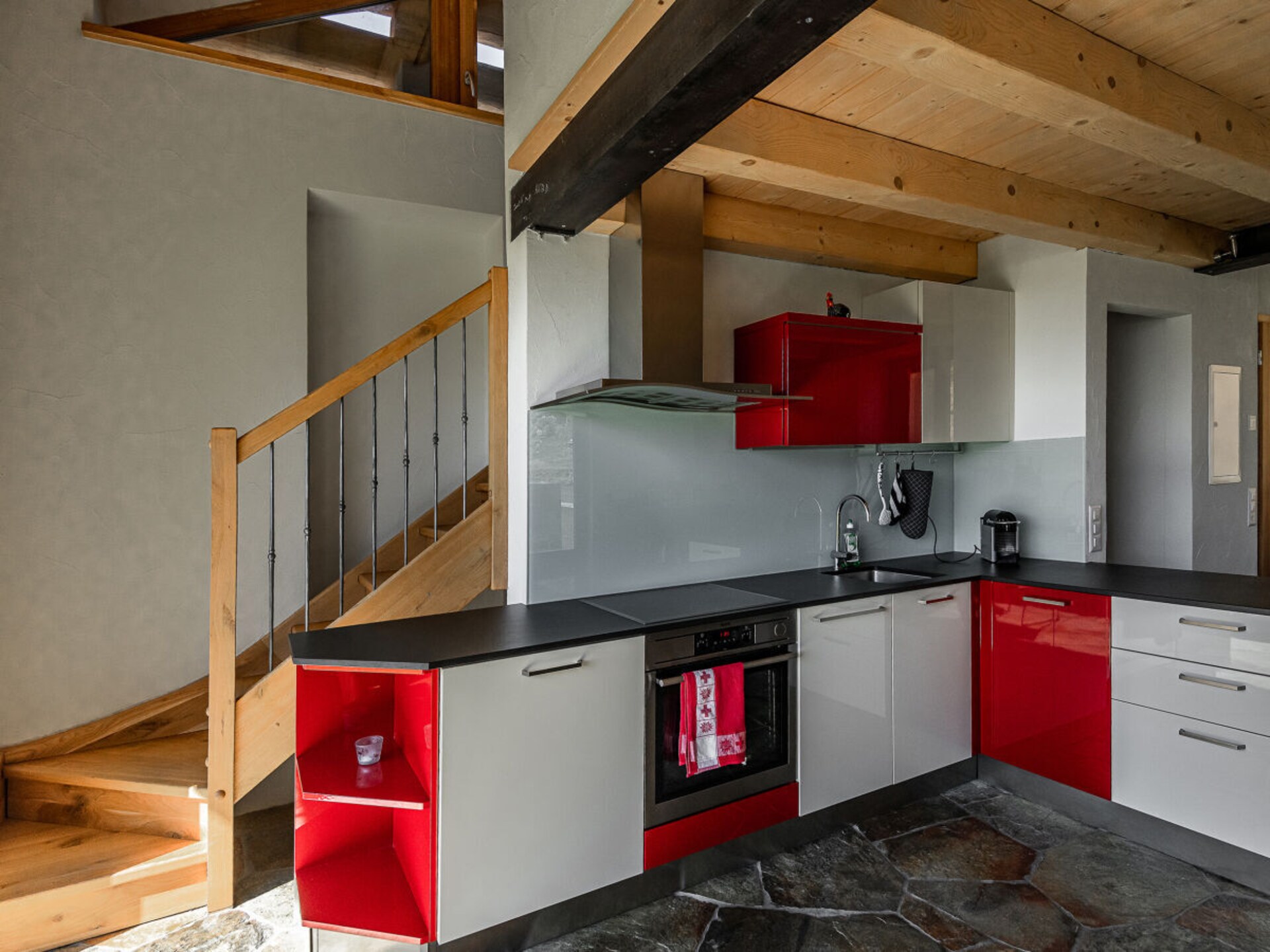 Chalet Isola in Maloja: 110m² rust met uitzicht op de Zwitserse bergen - foto 9