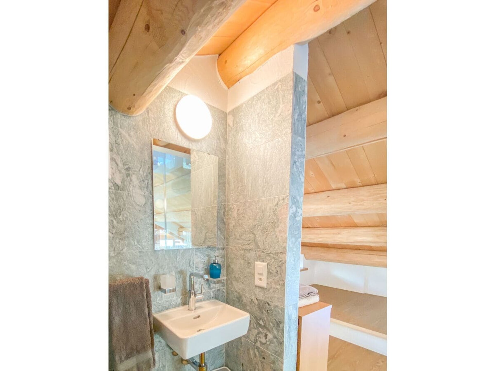 Chalet Isola in Maloja: 110m² rust met uitzicht op de Zwitserse bergen - foto 14