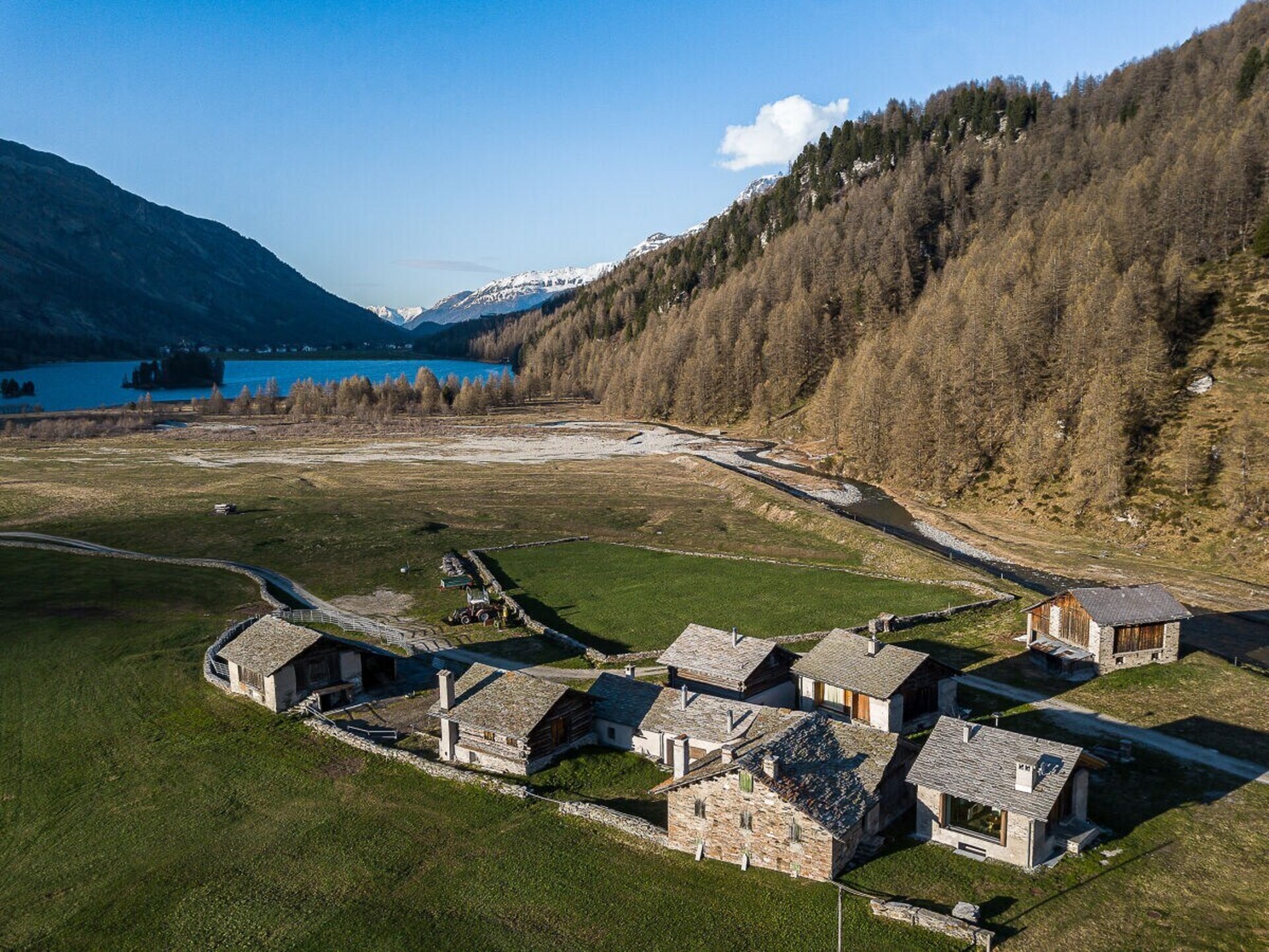 Chalet Isola in Maloja: 110m² rust met uitzicht op de Zwitserse bergen - foto 19
