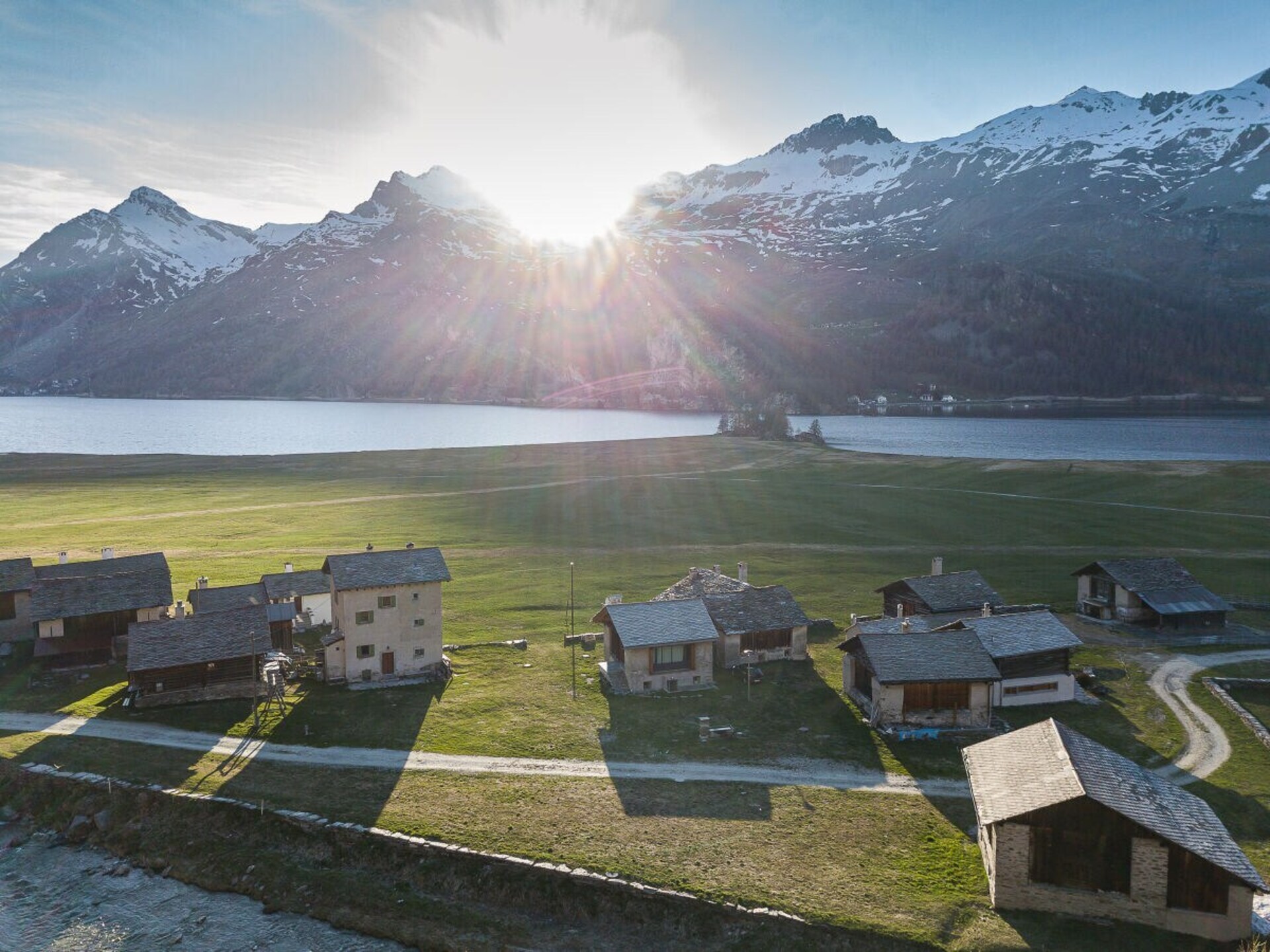 Chalet Isola in Maloja: 110m² rust met uitzicht op de Zwitserse bergen - foto 20