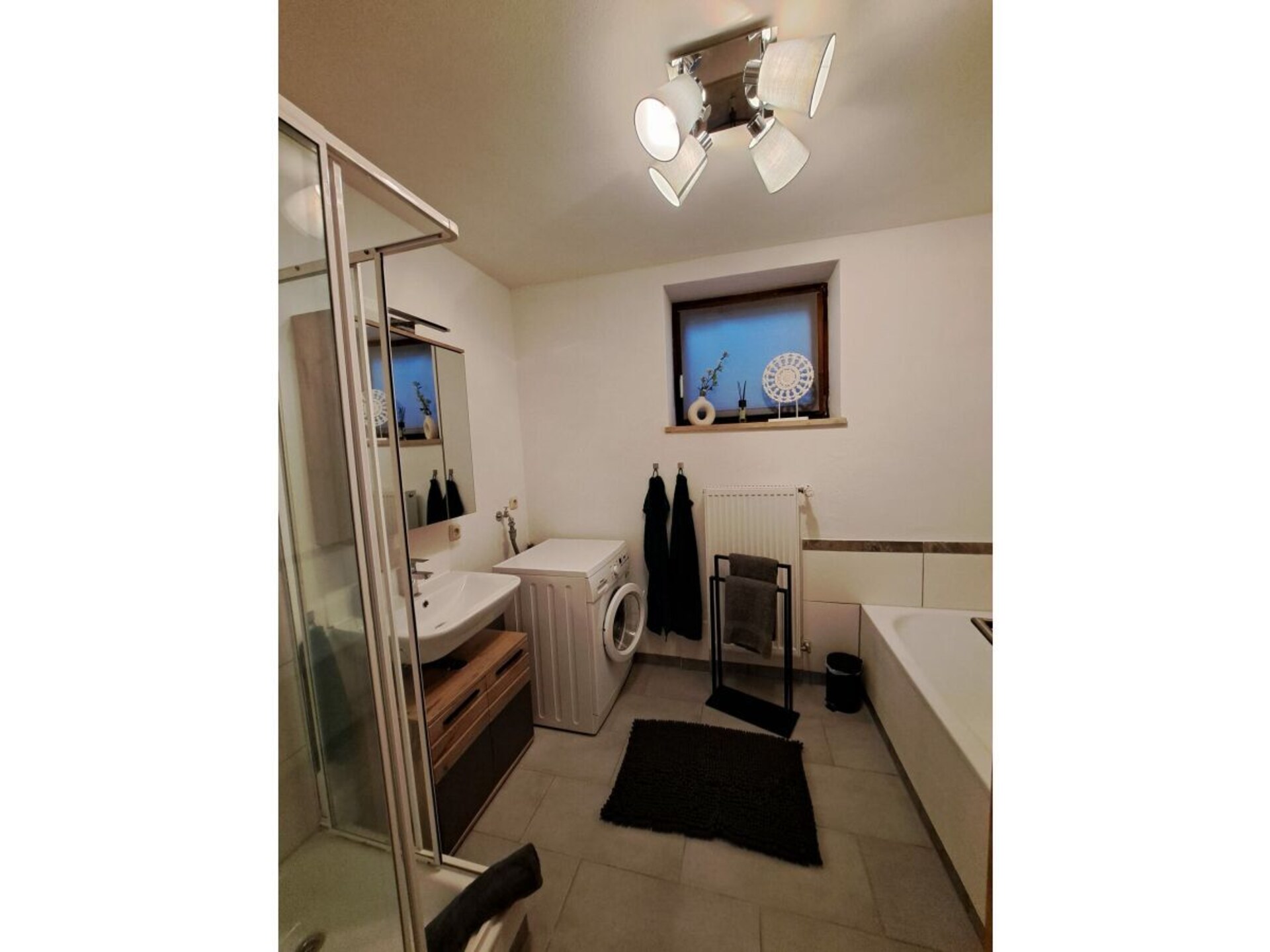 Gerenoveerd vakantiehuis aan de bosrand nabij skilift - foto 15