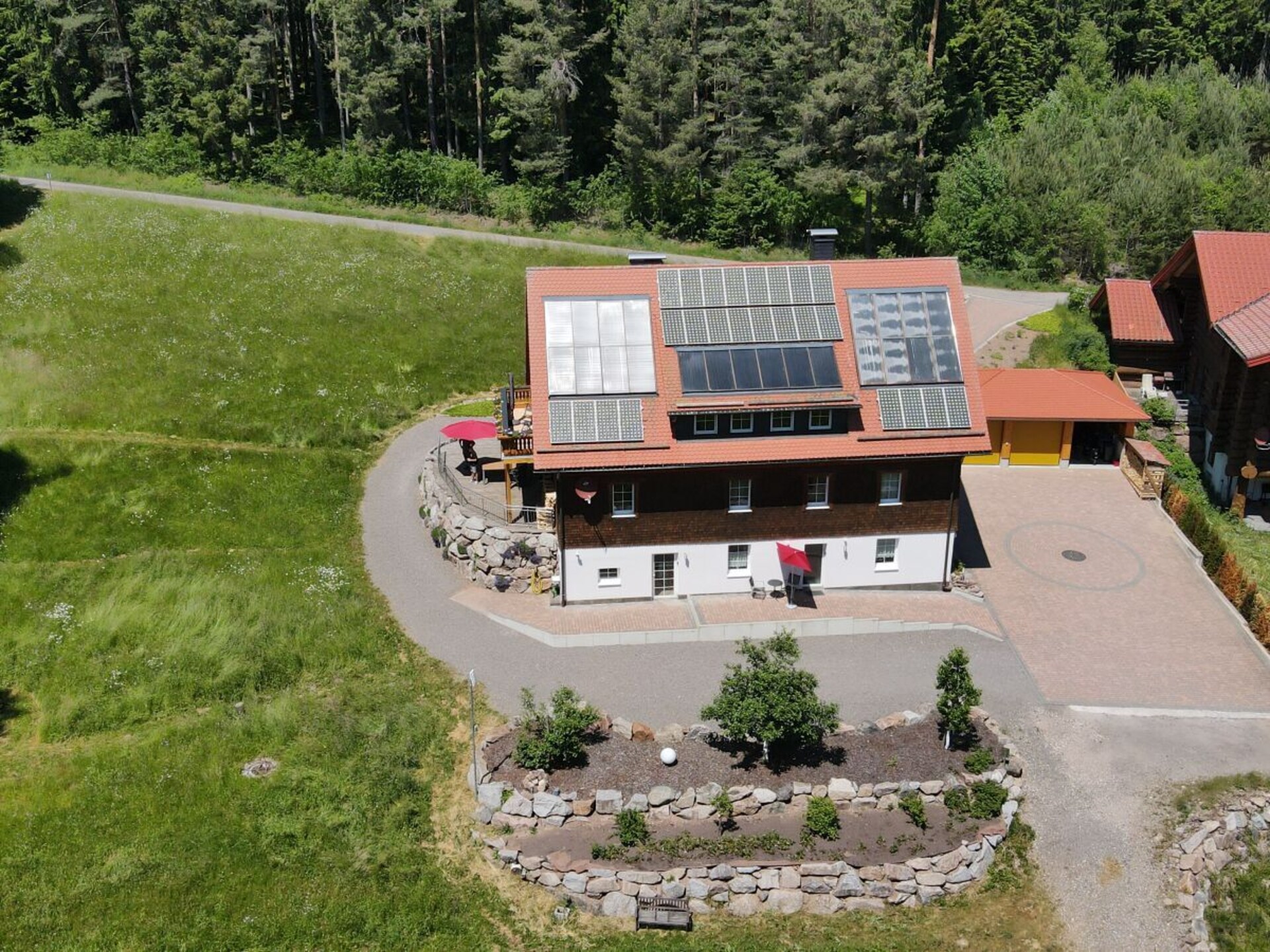 Rustiek appartement aan de bosrand in Friedenweiler met wellnessbadkamer - foto 8