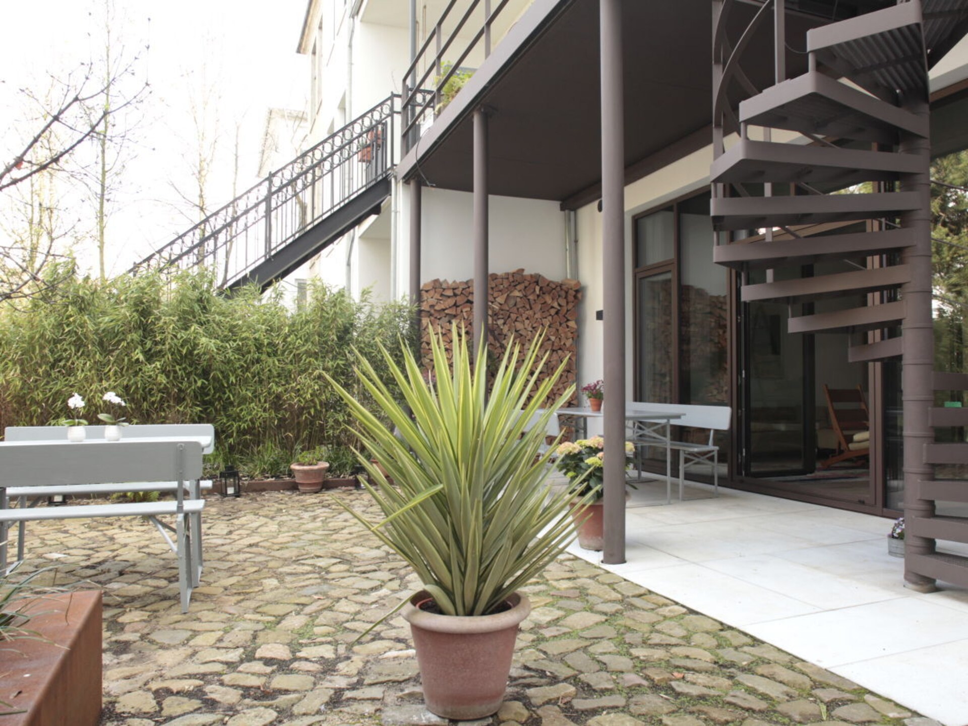 Design loftstudio van 100m² met overdekt terras in Hamburg - foto 20