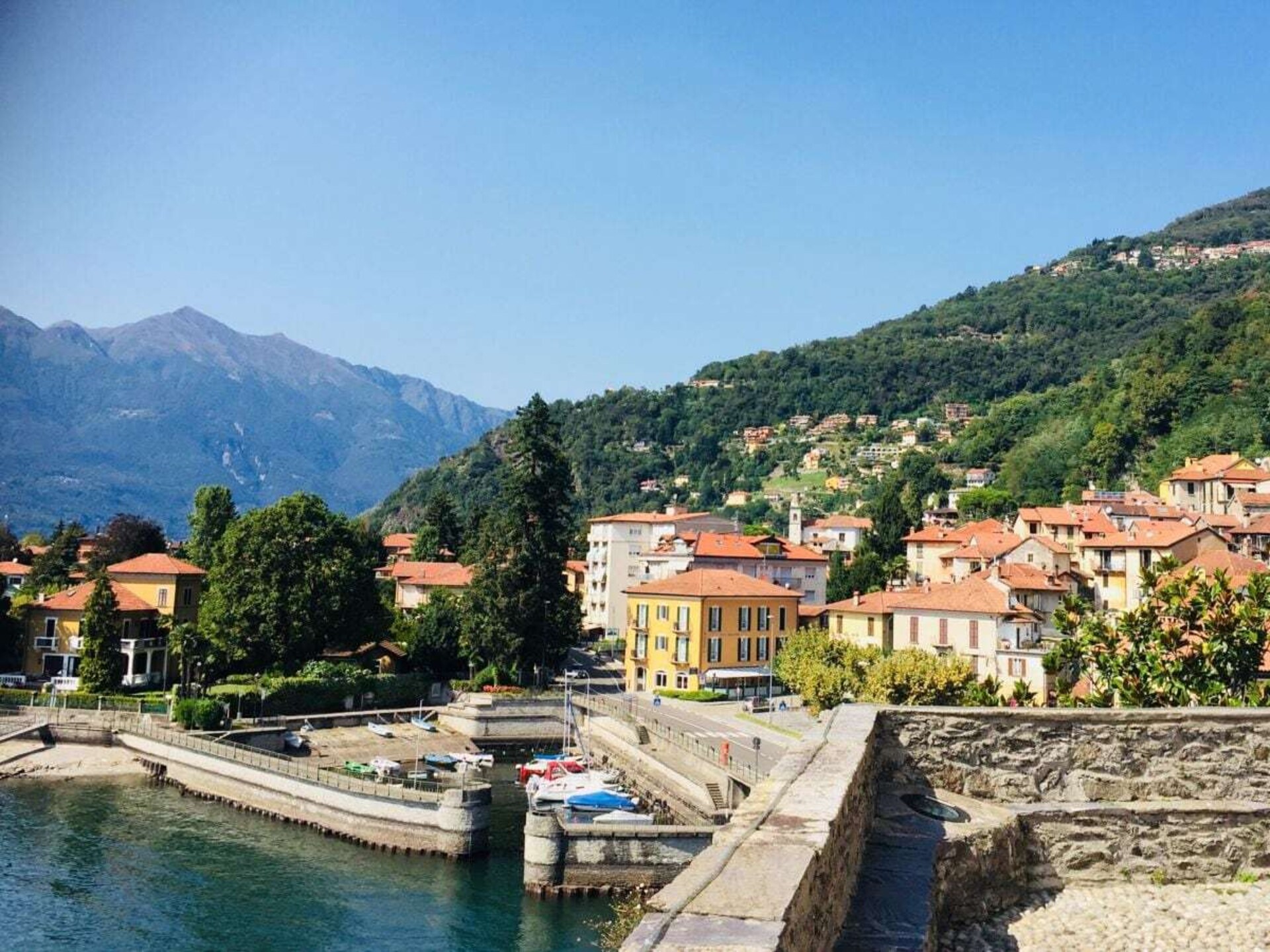 Vakantiehuis met panoramisch uitzicht op Lago Maggiore in Maccagno - foto 14