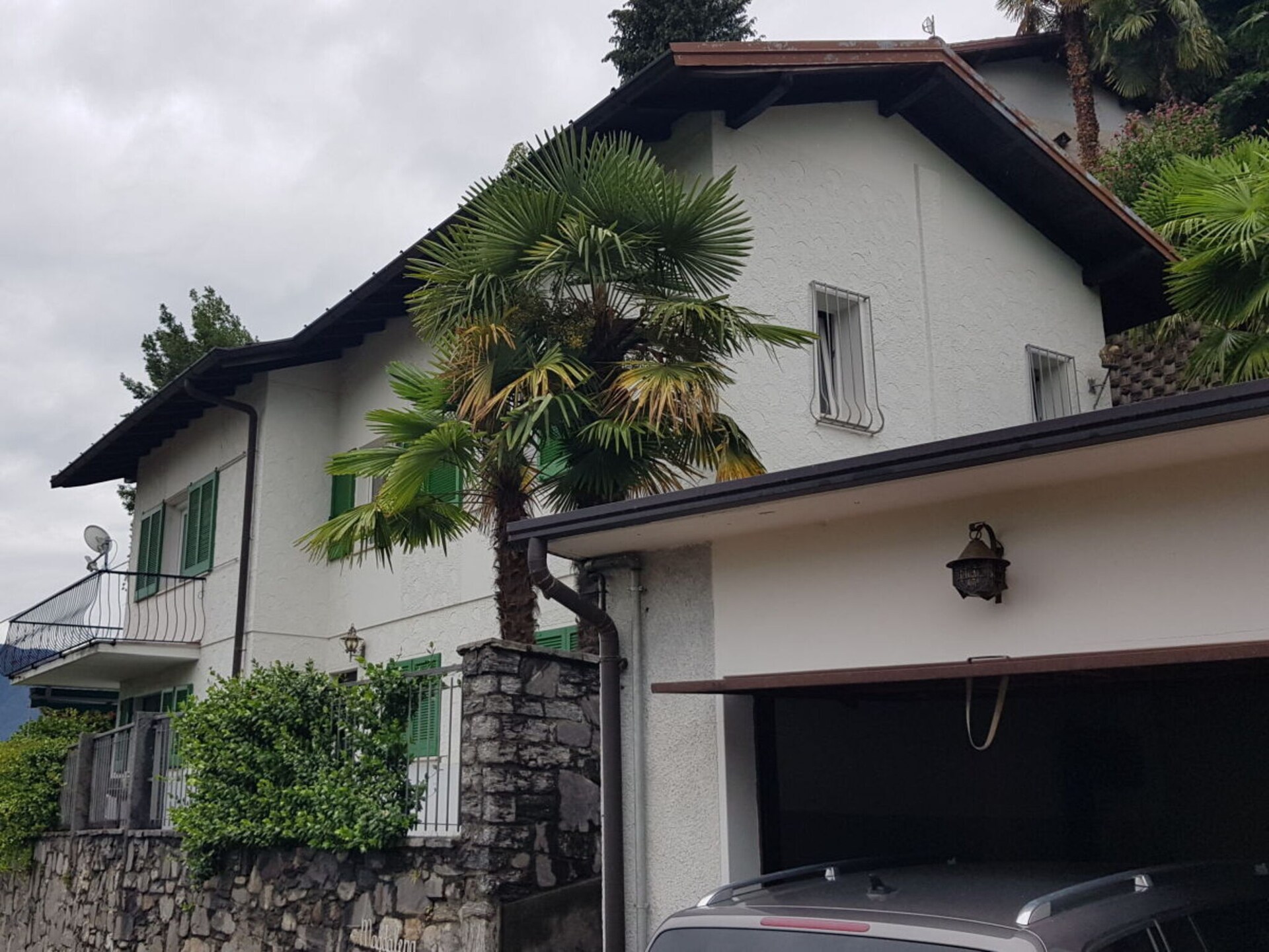Vakantiehuis met panoramisch uitzicht op Lago Maggiore in Maccagno - foto 1
