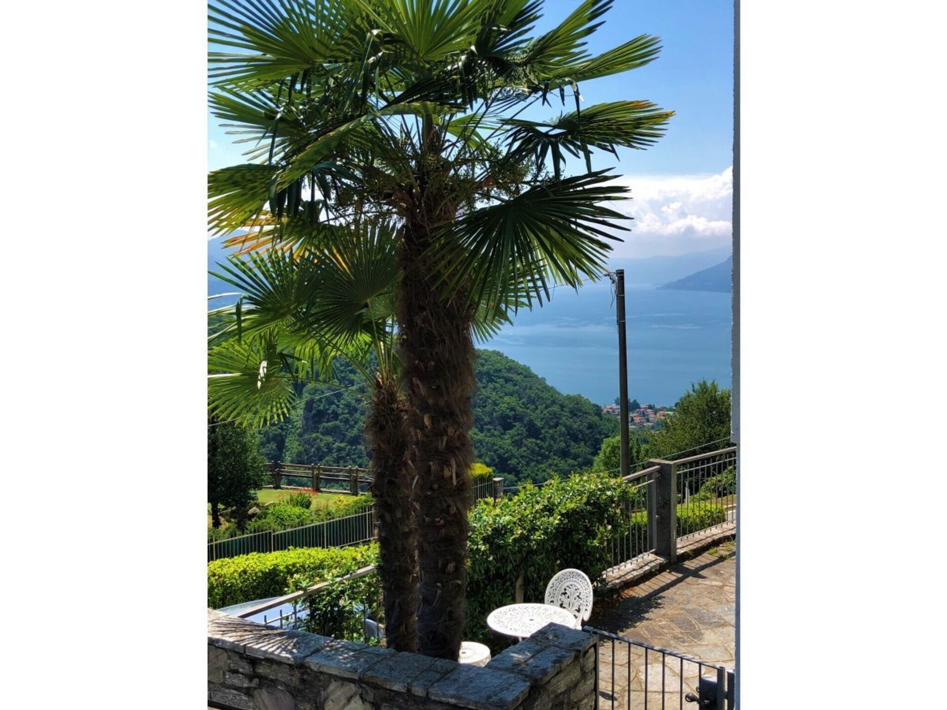 Vakantiehuis met panoramisch uitzicht op Lago Maggiore in Maccagno - foto 12