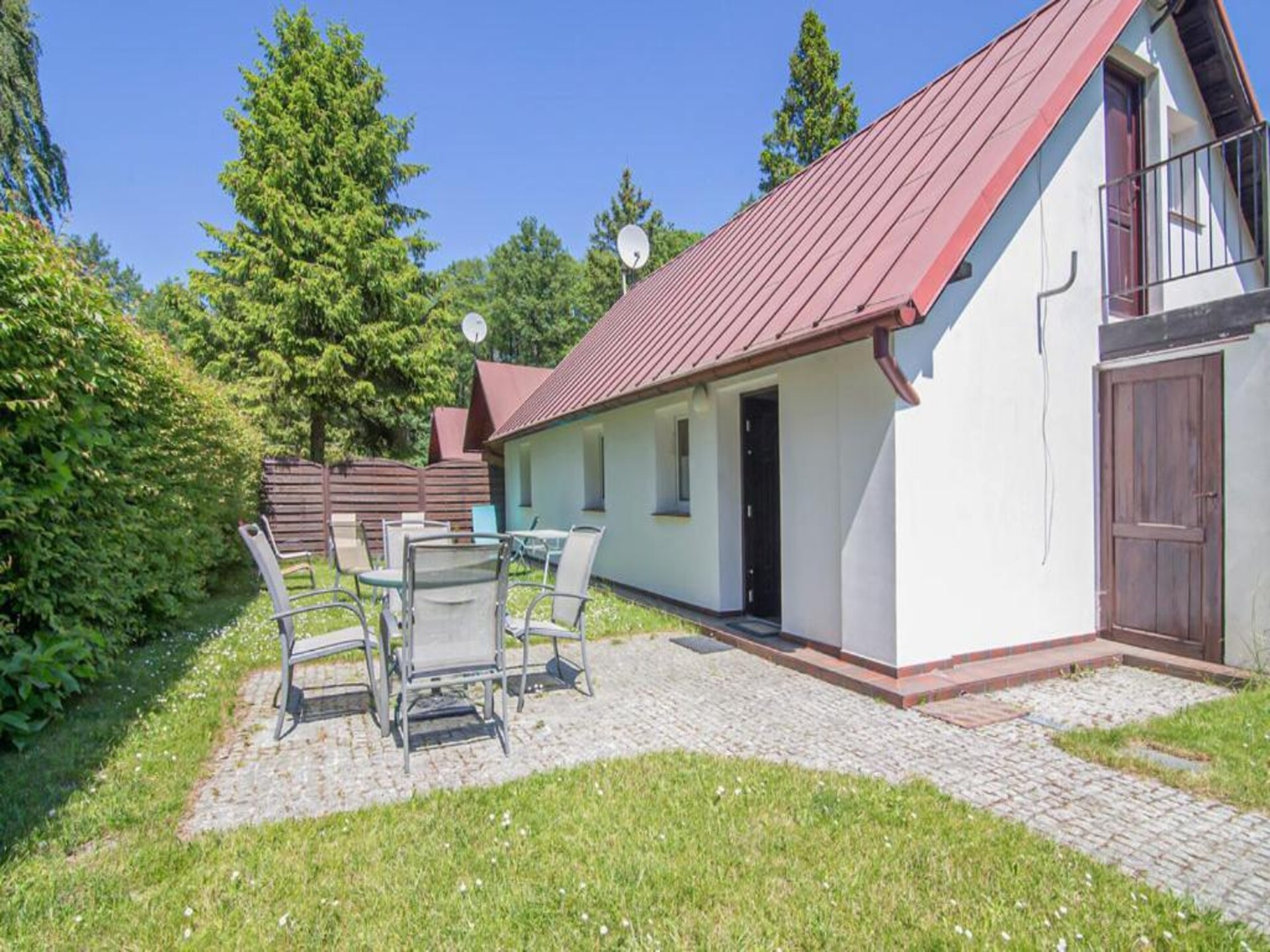Rustgevend vakantiehuis in Lubiatowo nabij de Oostzee - foto 1