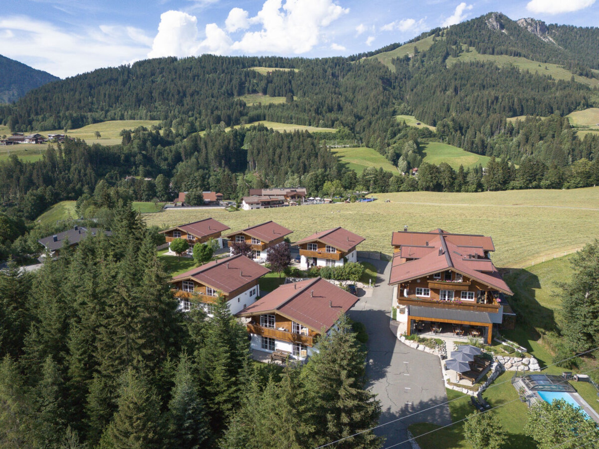 Vakantiehuis in Fieberbrunn op 500 m van de piste - foto 1