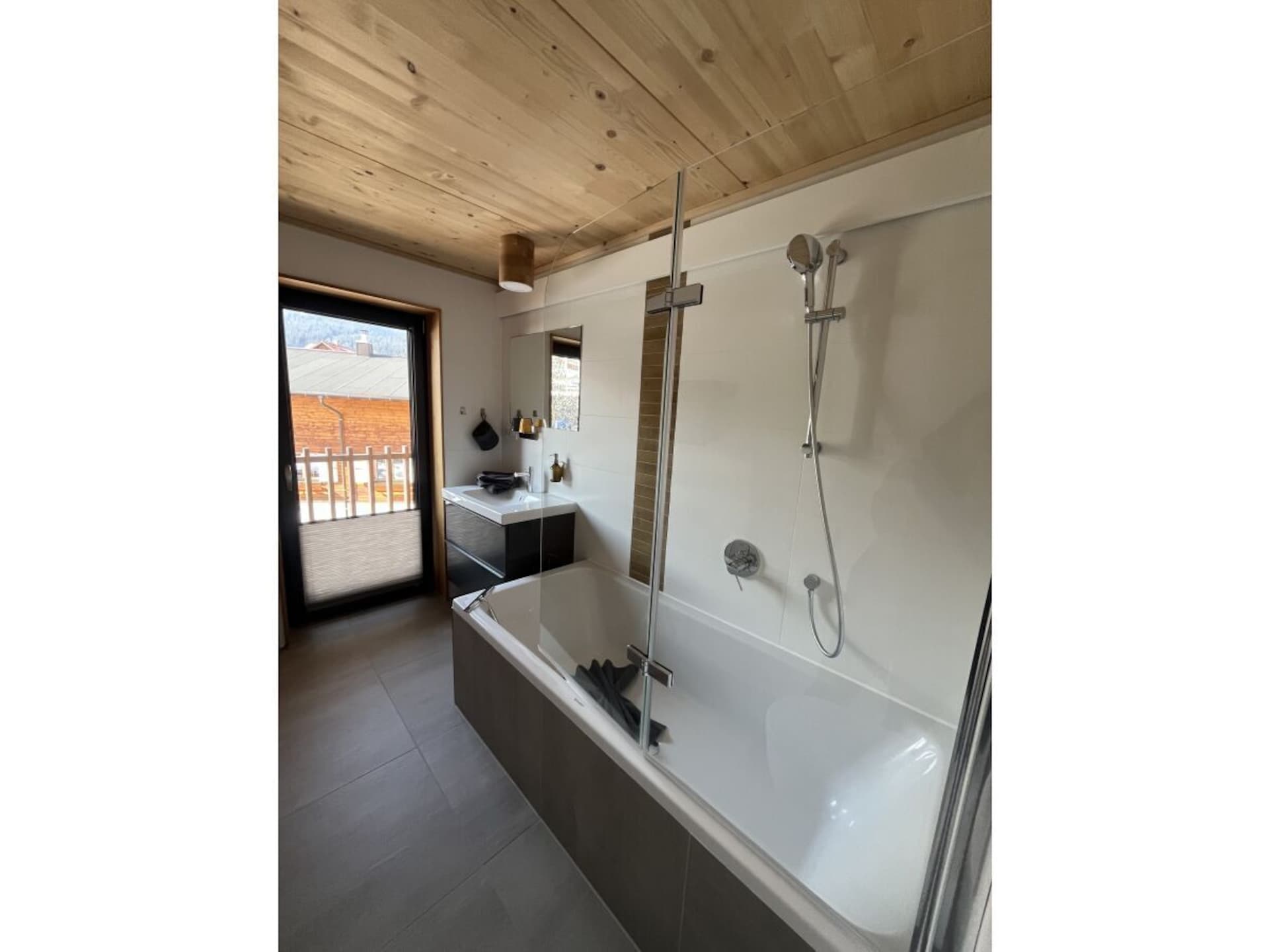 Villa Heuberg in Hirschegg: 100 meter van de piste met sauna - foto 27