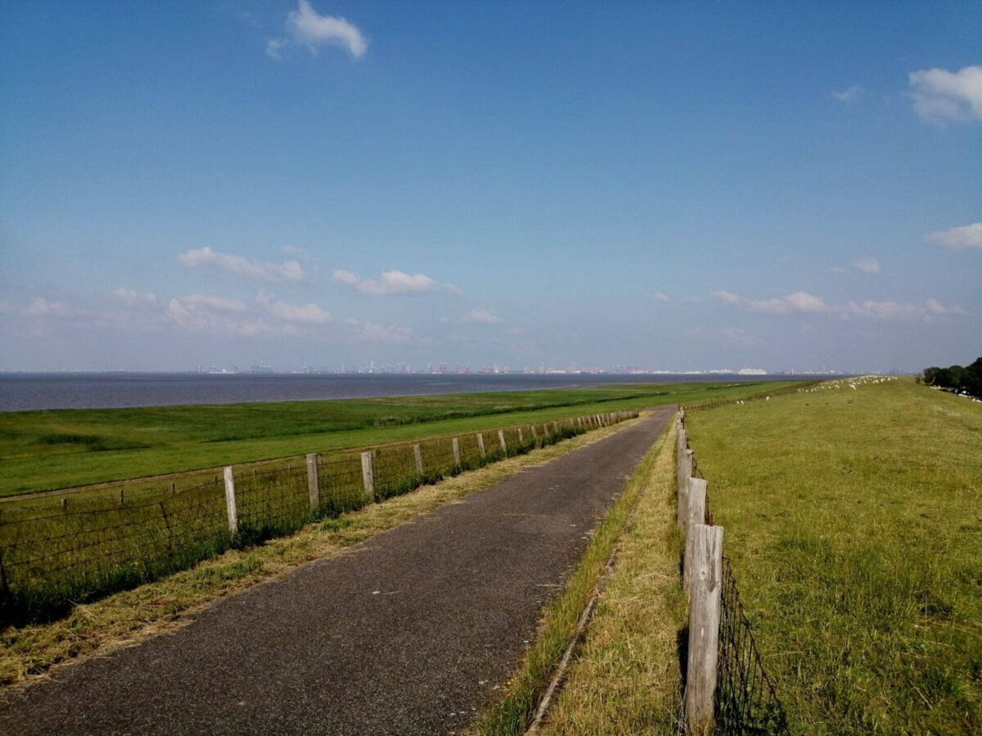 Knus vakantiehuis vlak achter de dijk, 200m van de Noordzee - foto 25