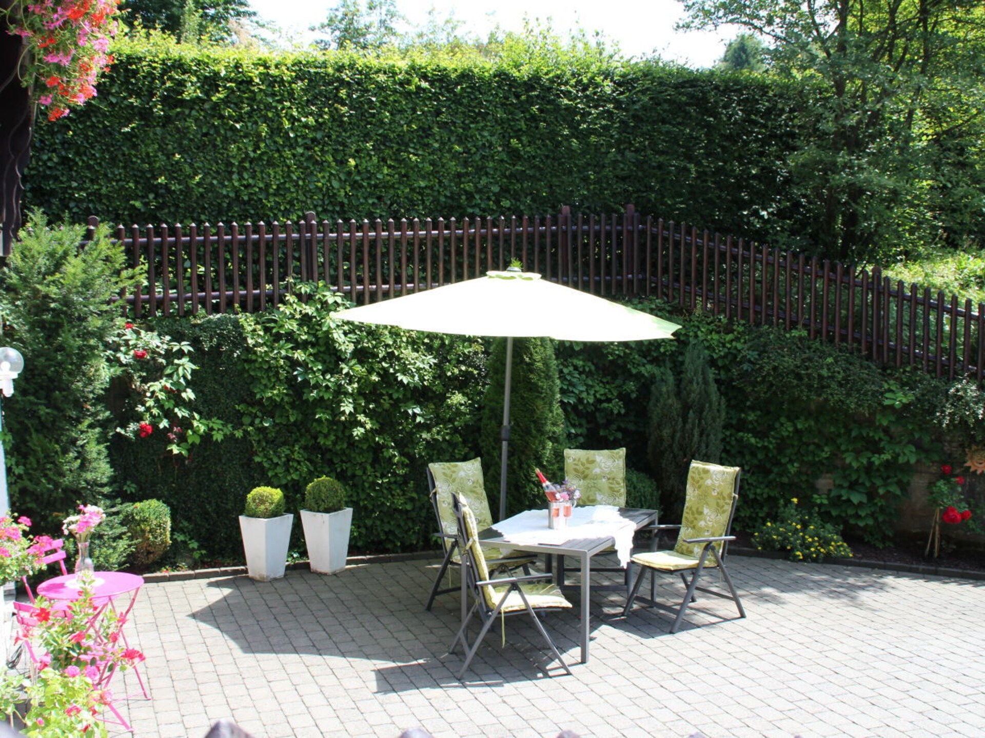 Licht vakantiehuis in Roetgen met terras, tuin en ruimte voor 4 personen - foto 4