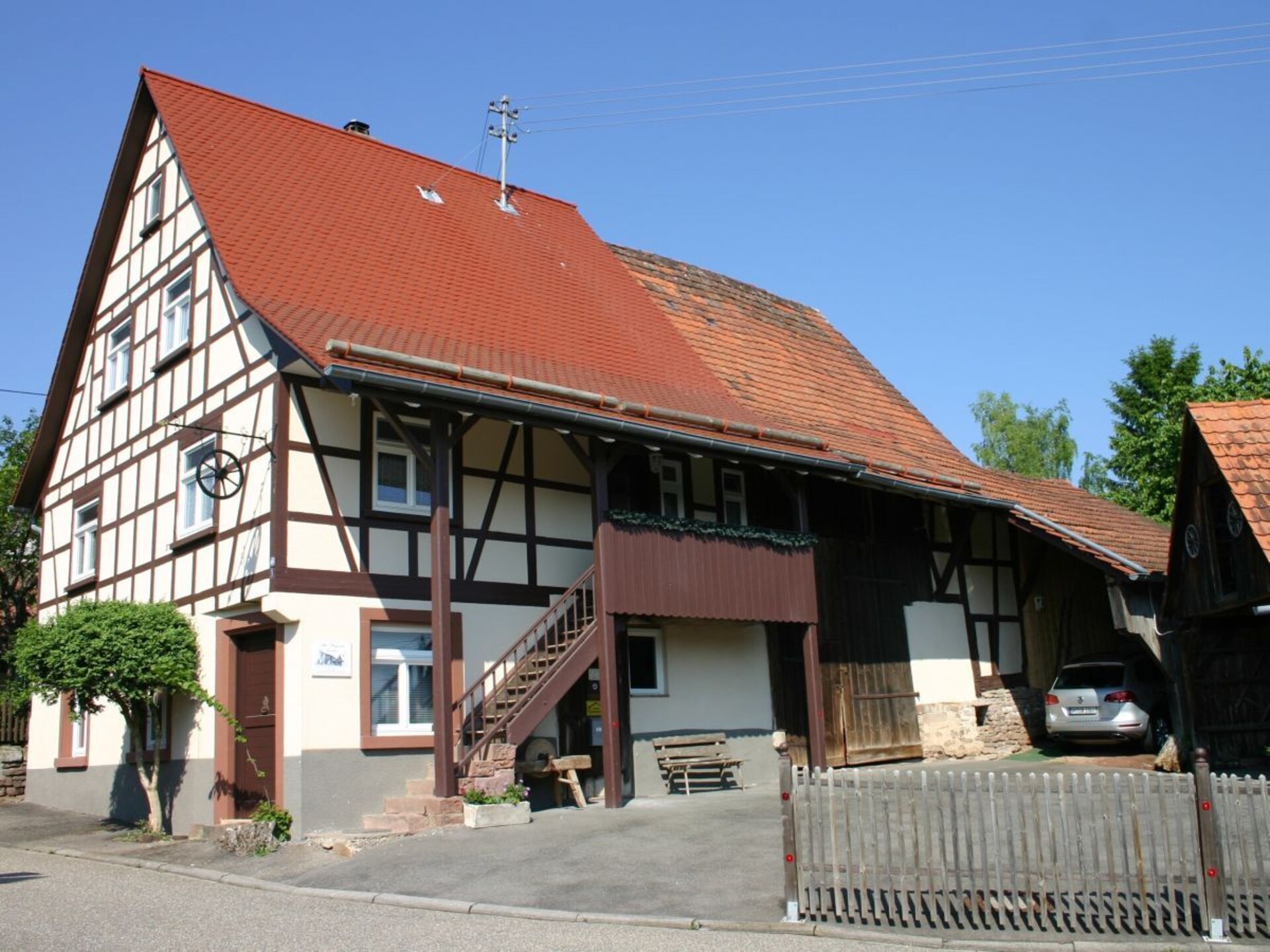 Gerenoveerde wagenmakerij in het hart van Neuhausen, 120m² - foto 2
